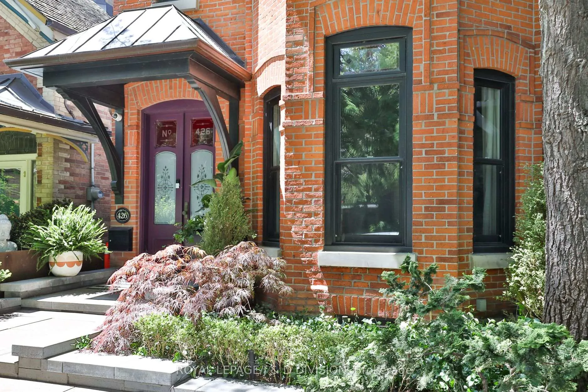 Photo 2 of 426 Ontario Street, Toronto, Moss Park — HOMEH