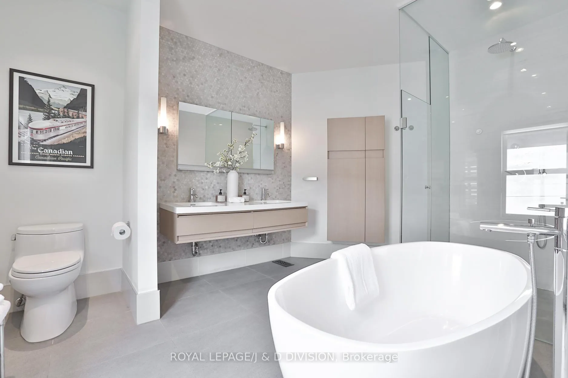 Photo 23 of 426 Ontario Street, Toronto, Moss Park — HOMEH