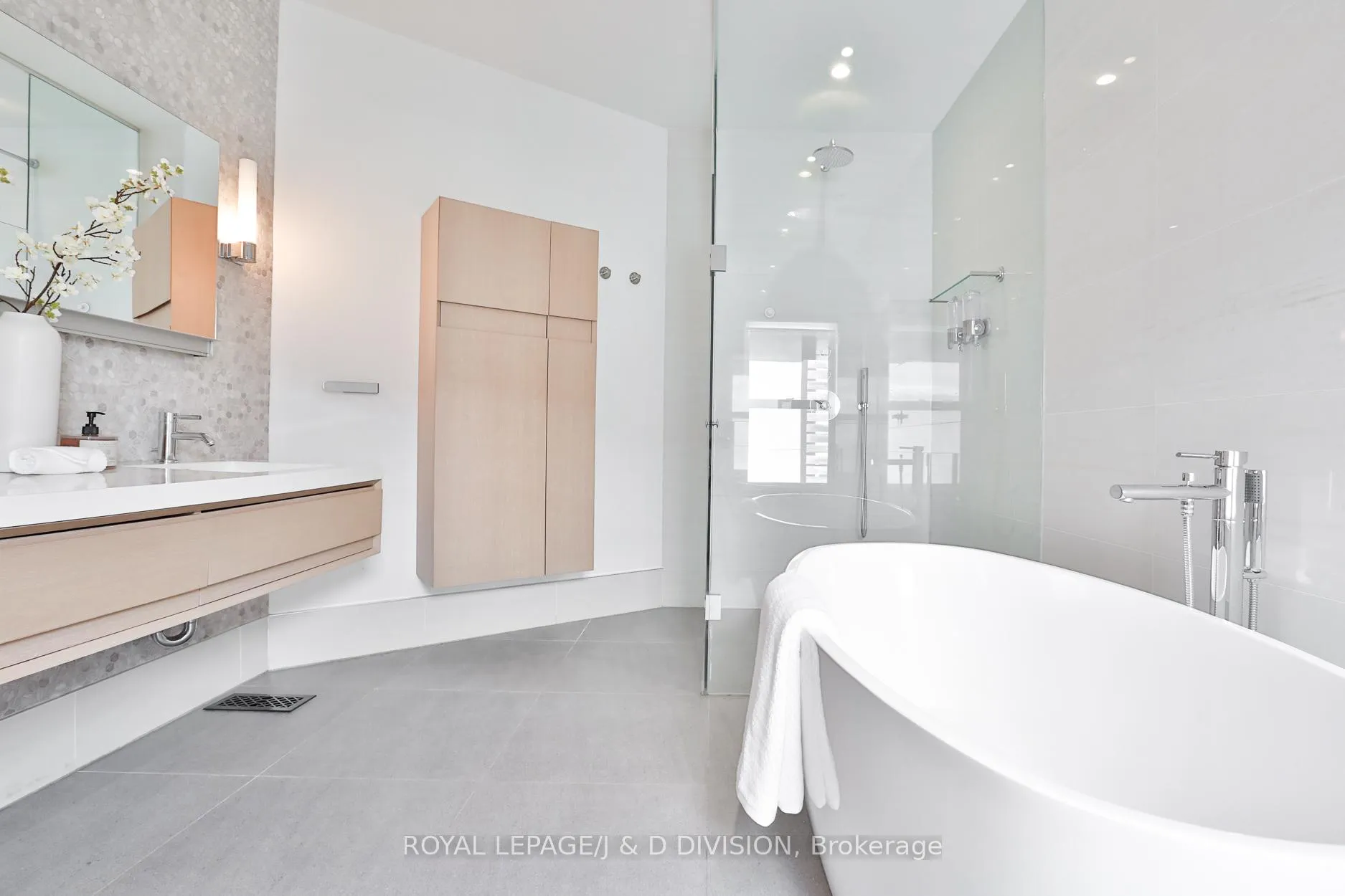 Photo 25 of 426 Ontario Street, Toronto, Moss Park — HOMEH
