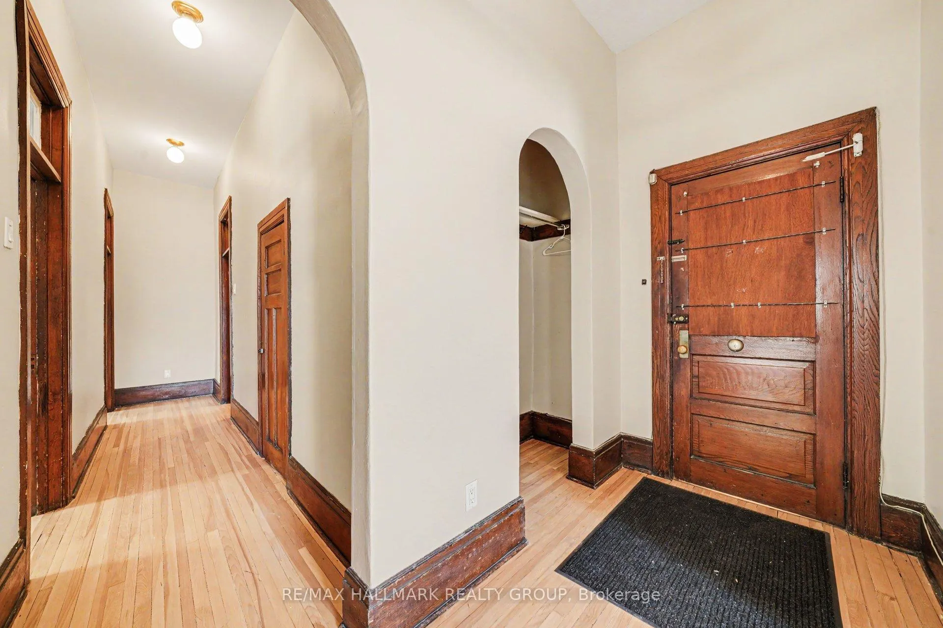 Photo 4 of Unit 1, 413 Elgin Street, Ottawa, Ottawa Centre/Golden Triangle — HOMEH