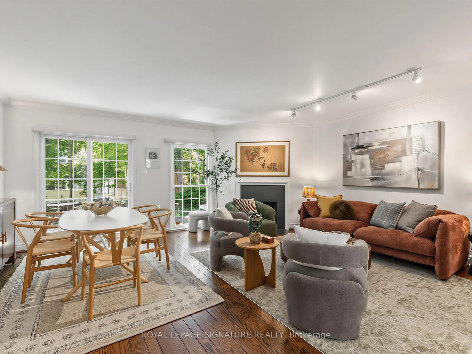Photo 3 of Unit 11, 240 Broadway Avenue, Toronto, Mount Pleasant East — HOMEH