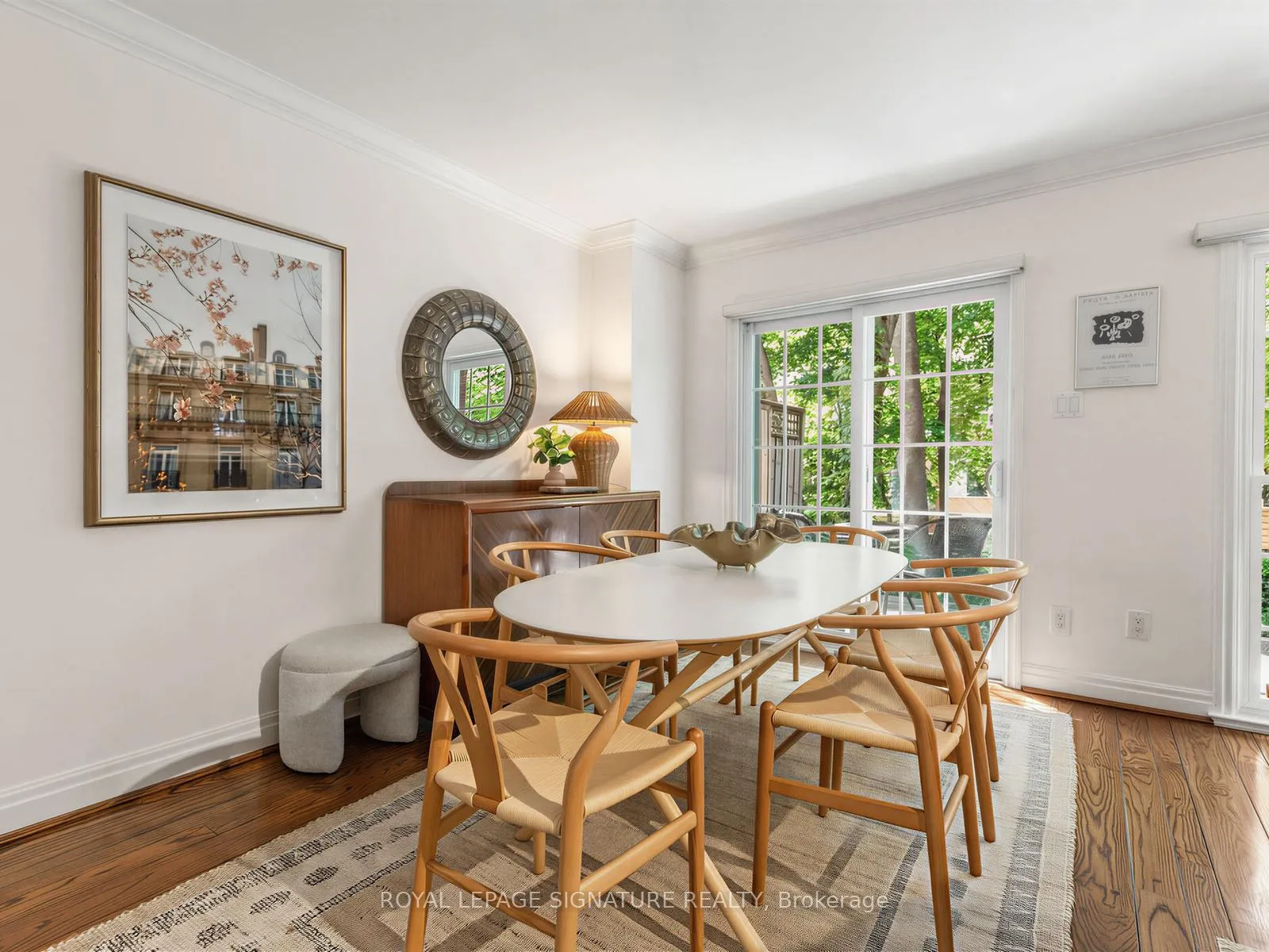 Photo 4 of Unit 11, 240 Broadway Avenue, Toronto, Mount Pleasant East — HOMEH