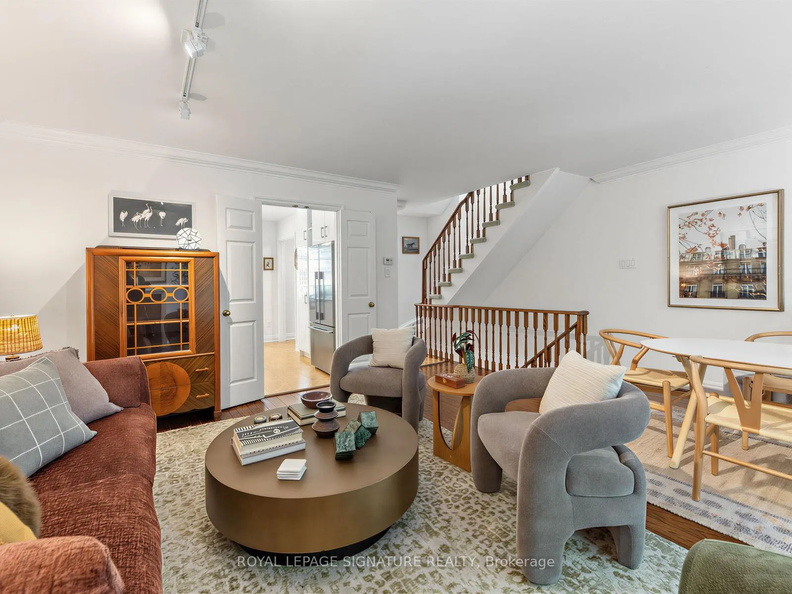 Photo 6 of Unit 11, 240 Broadway Avenue, Toronto, Mount Pleasant East — HOMEH