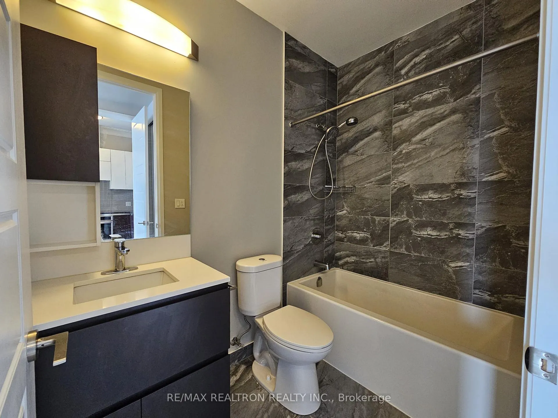 Photo 9 of Unit 907, 15 Water Walk Drive, Markham, Unionville — HOMEH