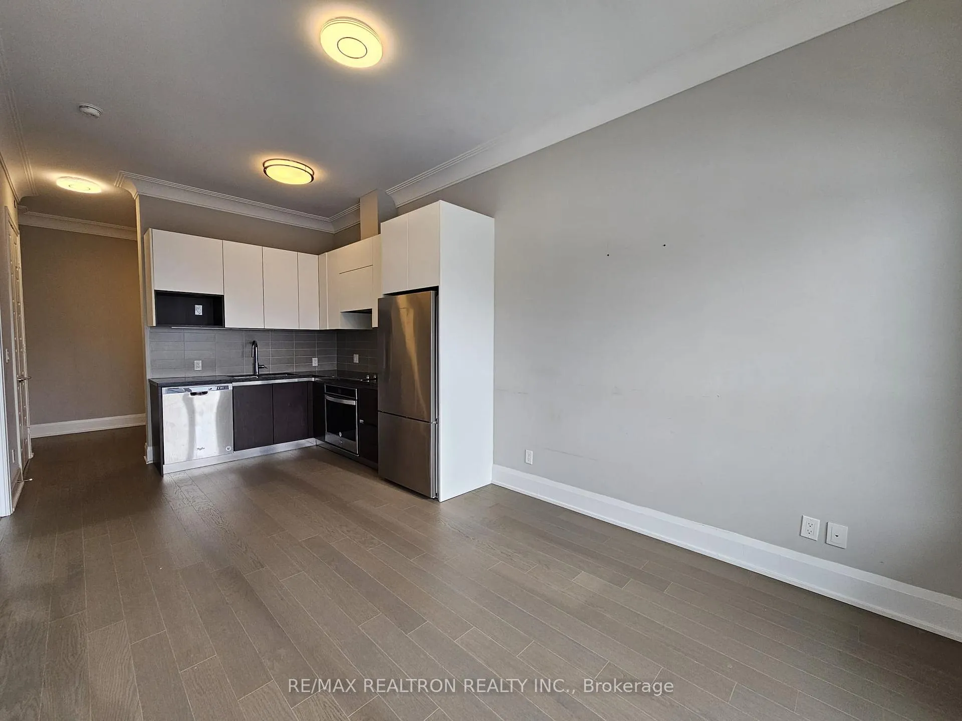 Photo 13 of Unit 907, 15 Water Walk Drive, Markham, Unionville — HOMEH