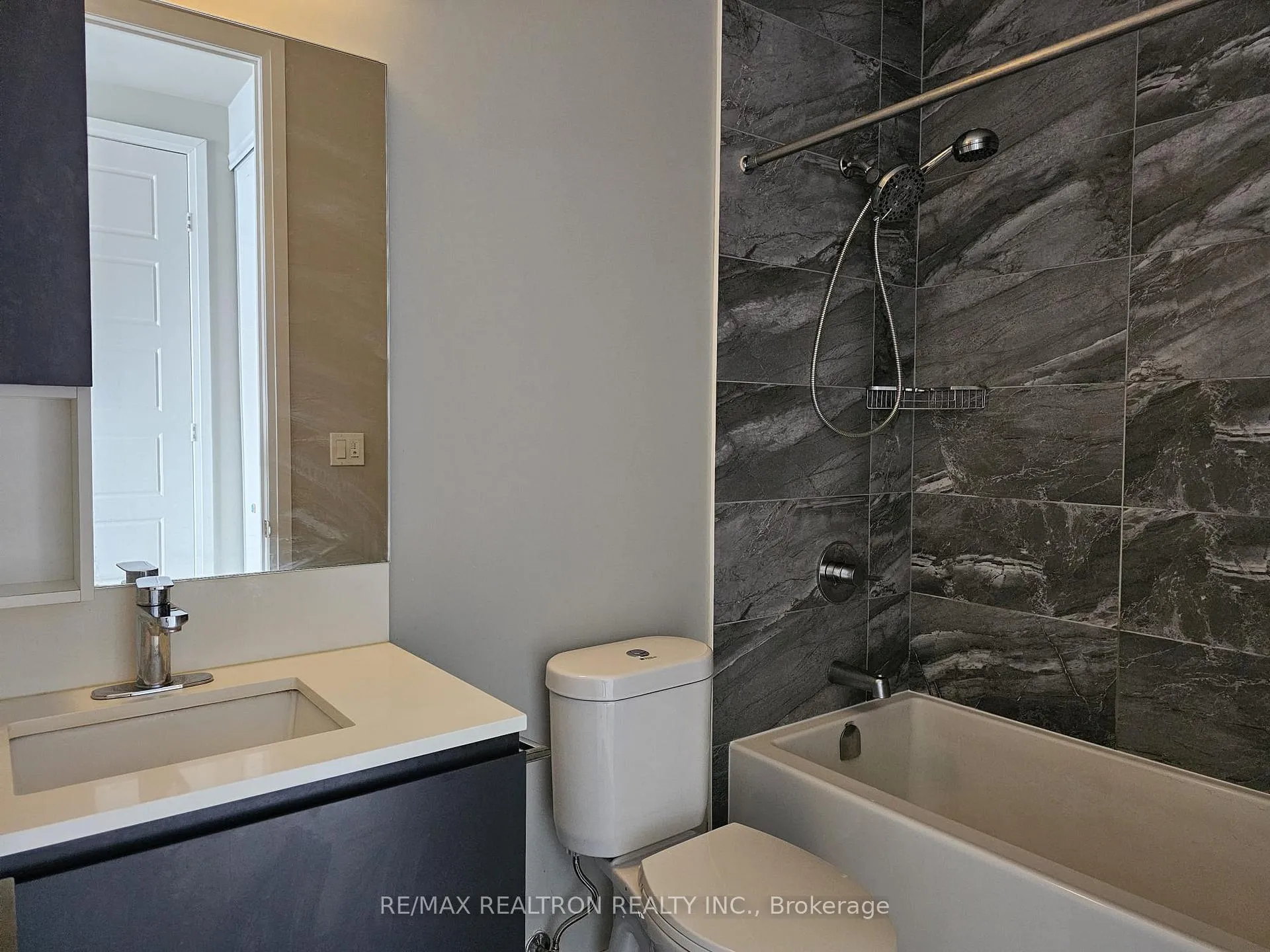 Photo 16 of Unit 907, 15 Water Walk Drive, Markham, Unionville — HOMEH