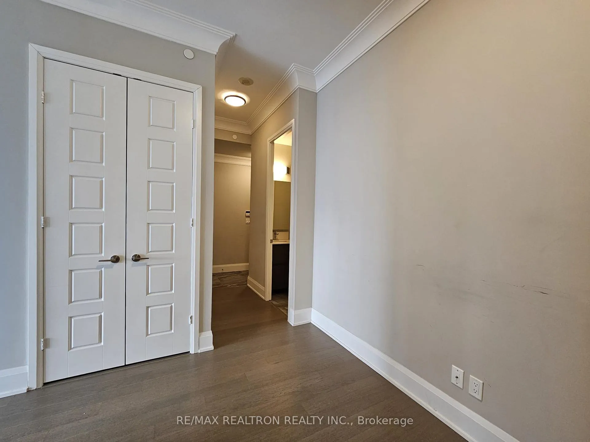 Photo 19 of Unit 907, 15 Water Walk Drive, Markham, Unionville — HOMEH