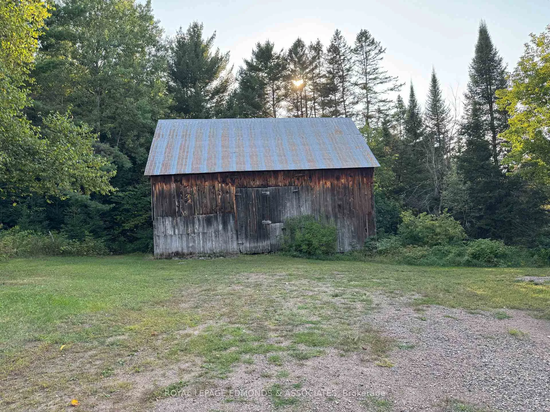 Photo 8 of 27 Stencells Road, Laurentian Valley — HOMEH
