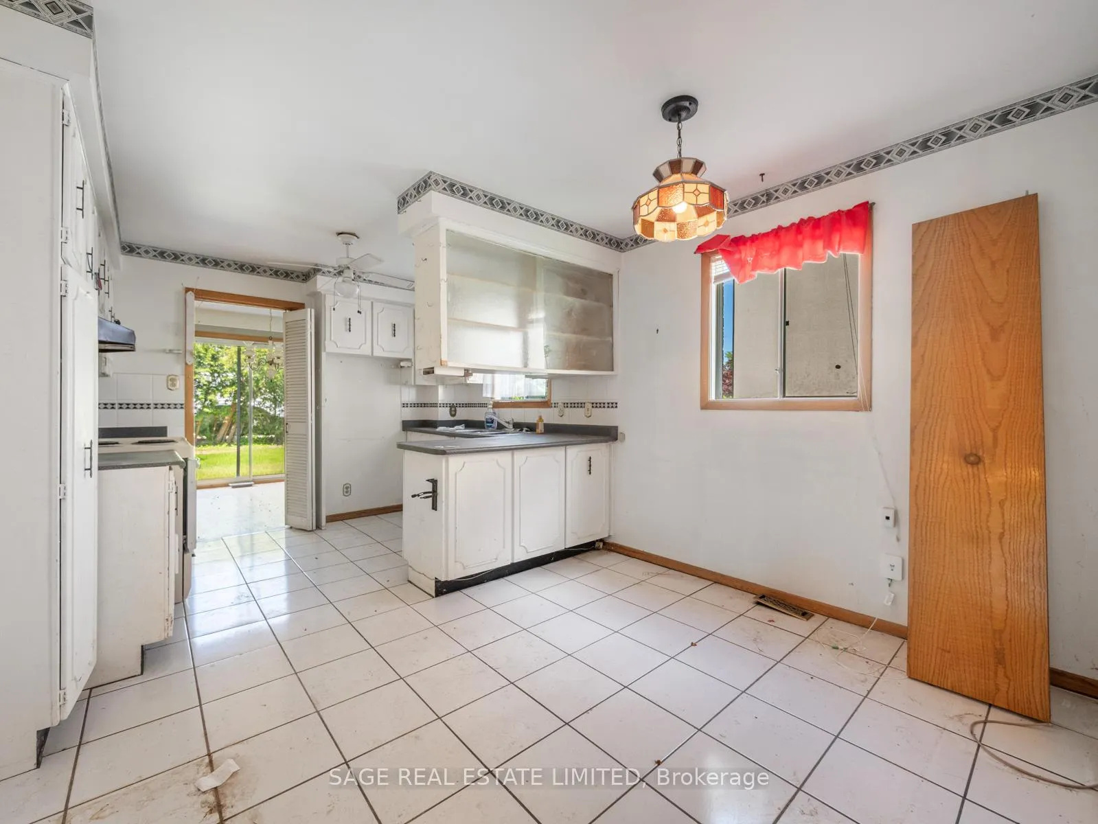 Photo 4 of 2 Johnson Street, Markham, Thornhill — HOMEH