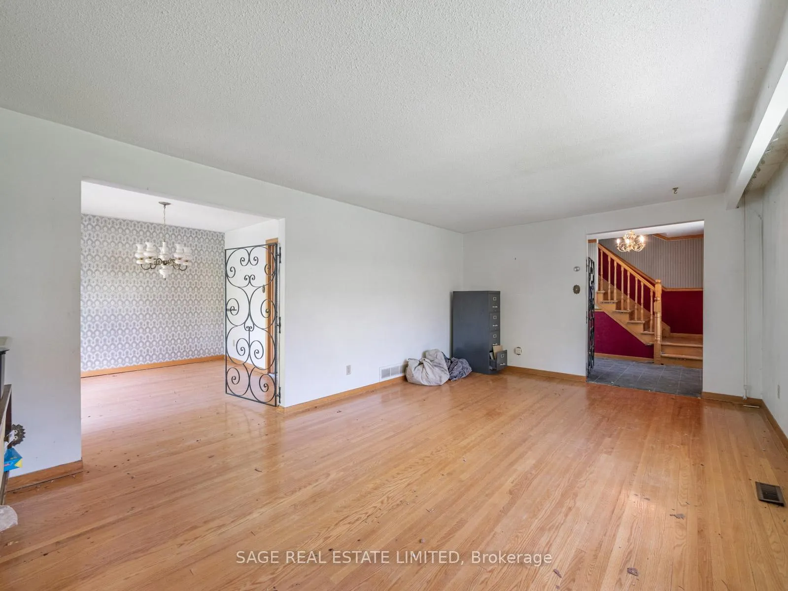 Photo 11 of 2 Johnson Street, Markham, Thornhill — HOMEH