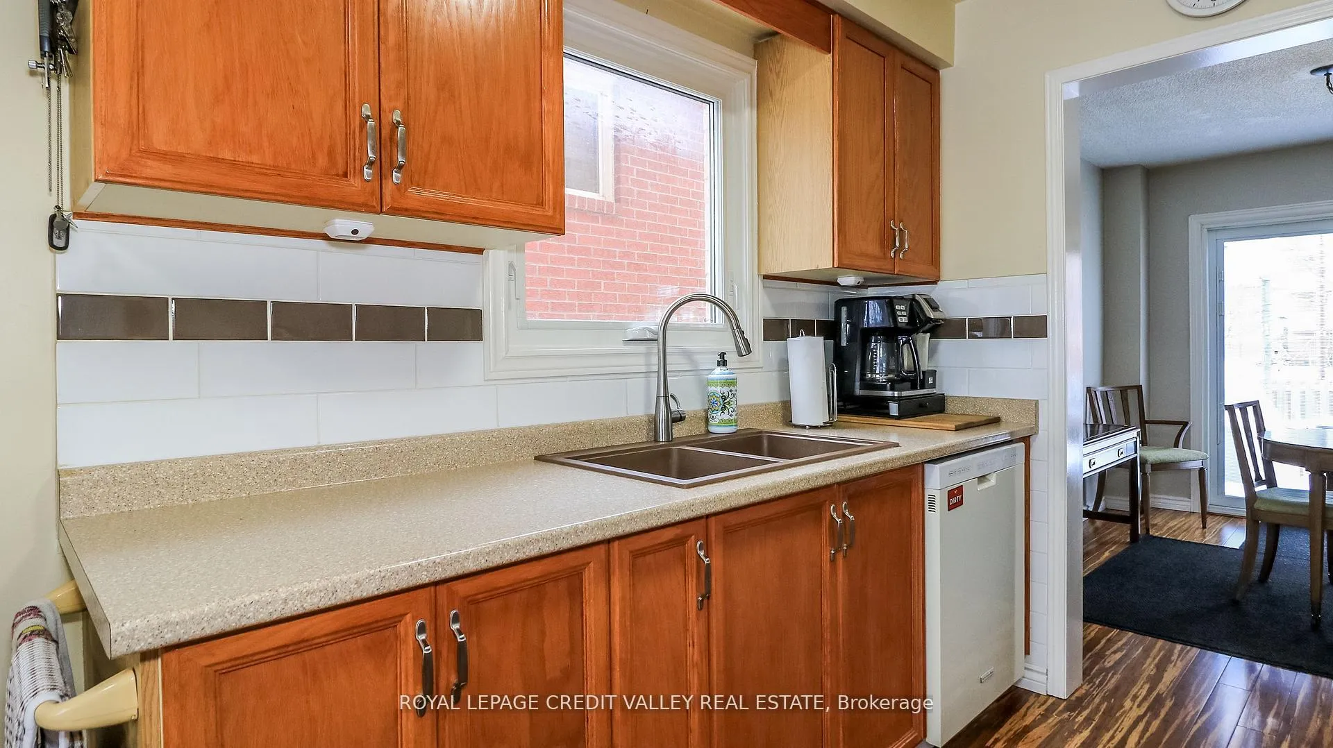 Photo 5 of 120 Heydon Avenue, New Tecumseth, Alliston — HOMEH