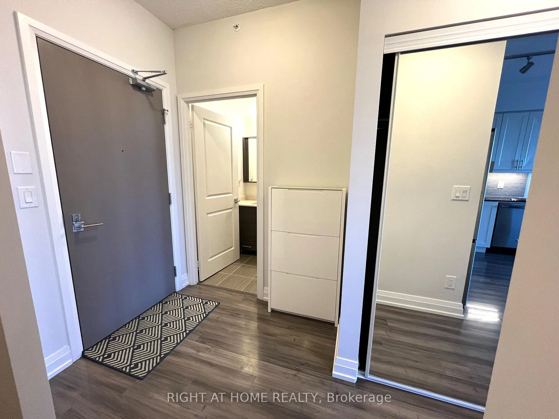 Photo 2 of Unit 705, 7165 Yonge Street, Markham, Grandview — HOMEH