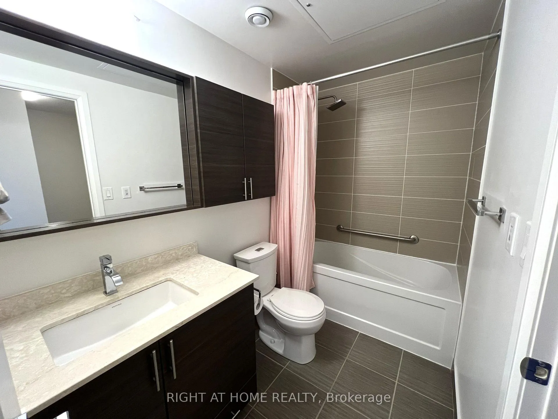 Photo 7 of Unit 705, 7165 Yonge Street, Markham, Grandview — HOMEH