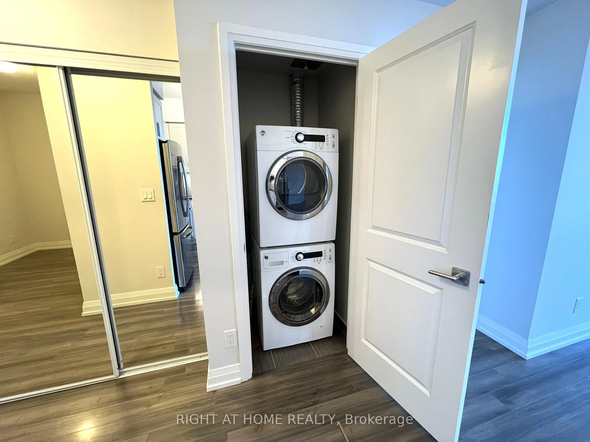 Photo 9 of Unit 705, 7165 Yonge Street, Markham, Grandview — HOMEH