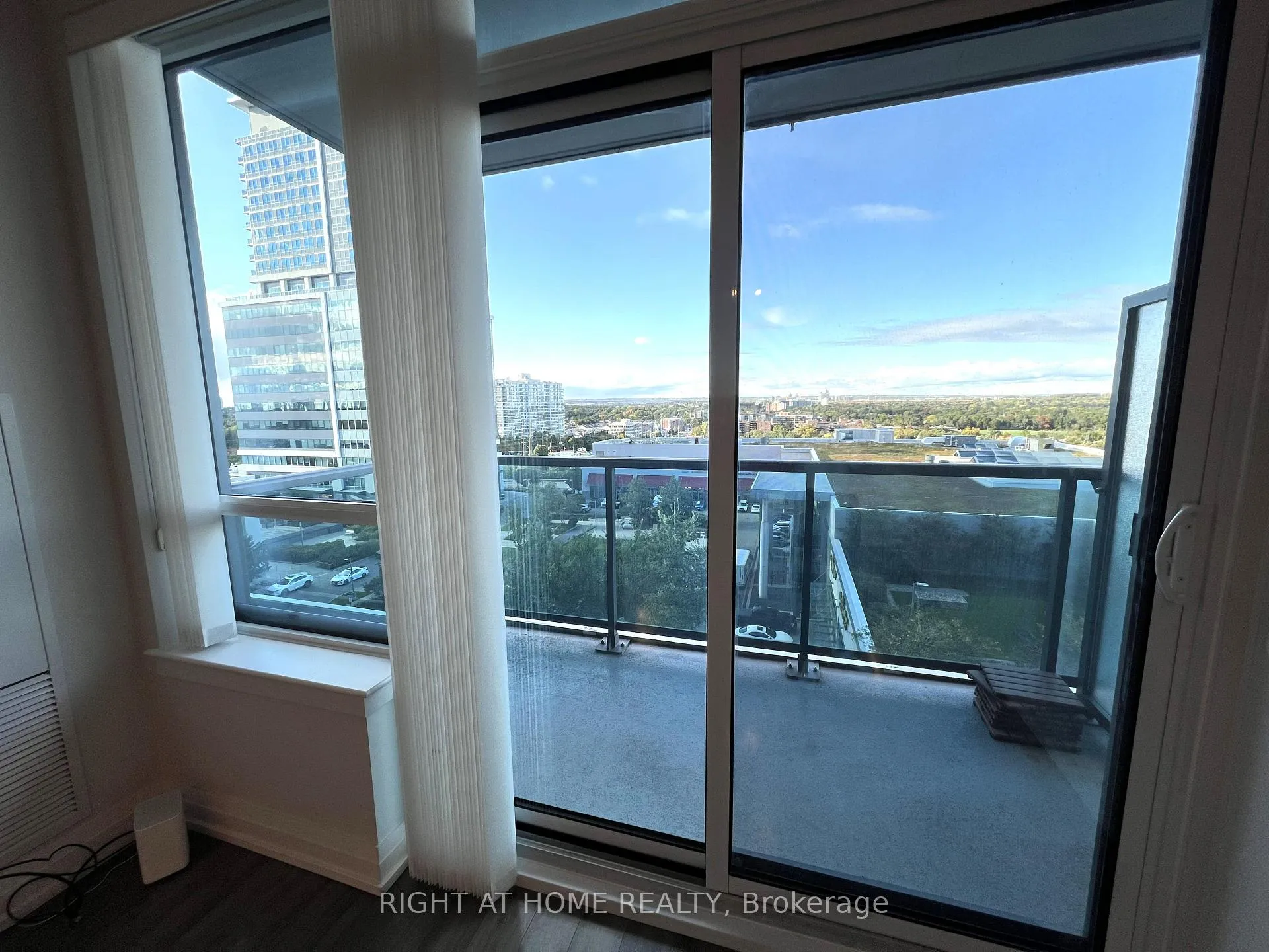 Photo 10 of Unit 705, 7165 Yonge Street, Markham, Grandview — HOMEH