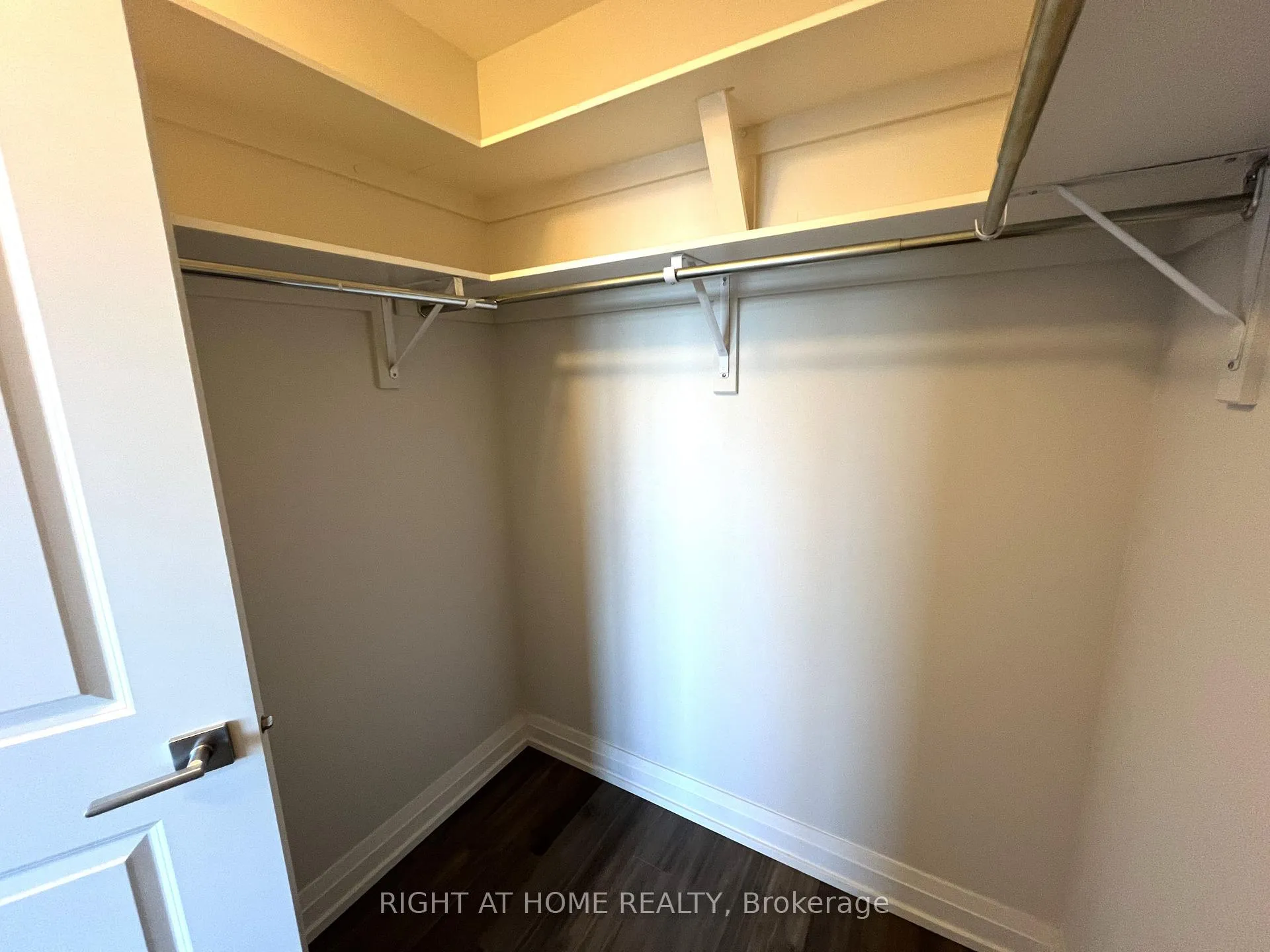 Photo 12 of Unit 705, 7165 Yonge Street, Markham, Grandview — HOMEH