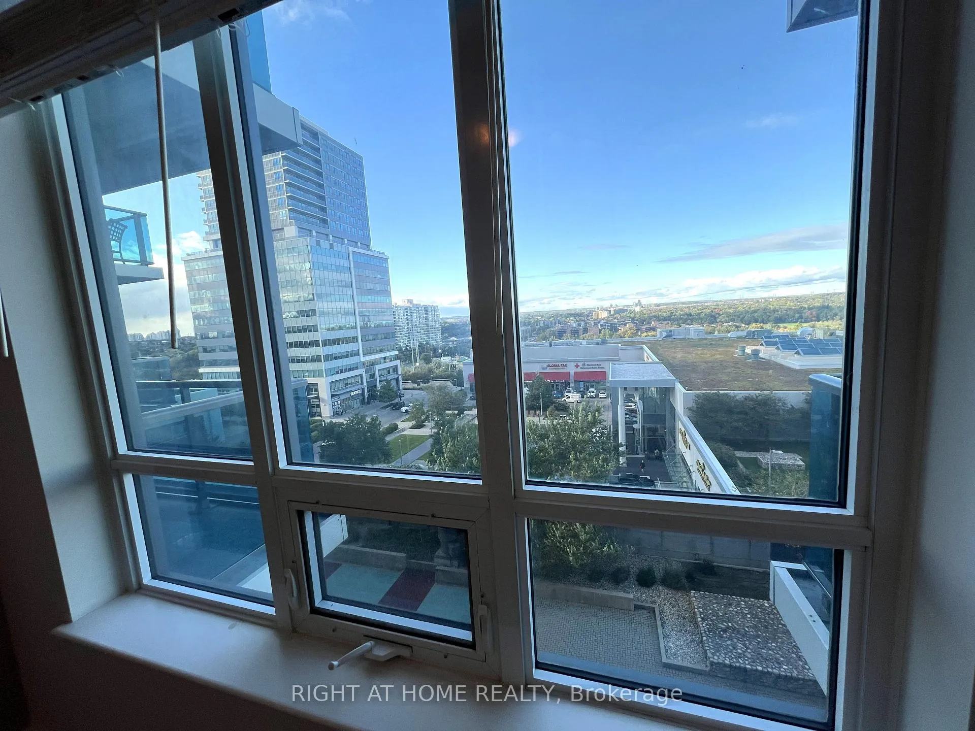 Photo 14 of Unit 705, 7165 Yonge Street, Markham, Grandview — HOMEH