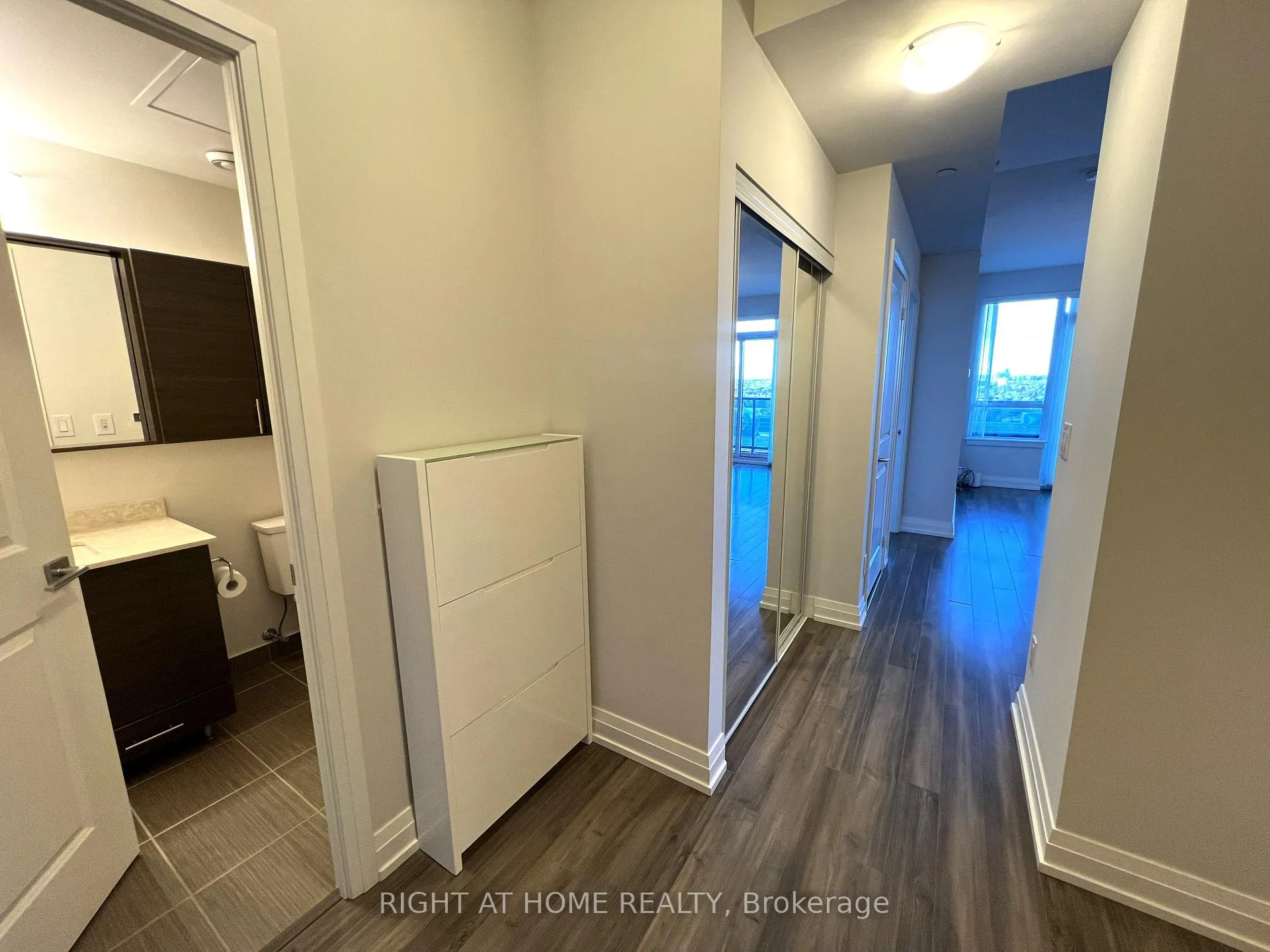 Photo 16 of Unit 705, 7165 Yonge Street, Markham, Grandview — HOMEH