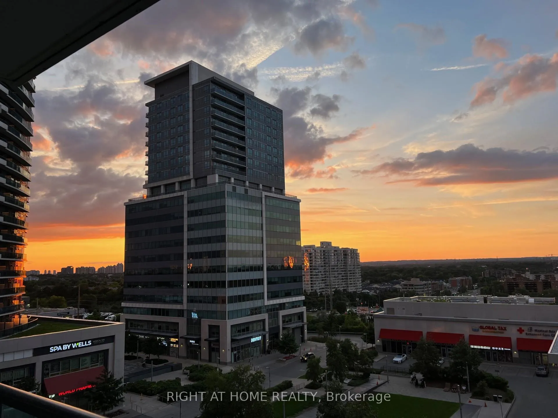 Photo 18 of Unit 705, 7165 Yonge Street, Markham, Grandview — HOMEH