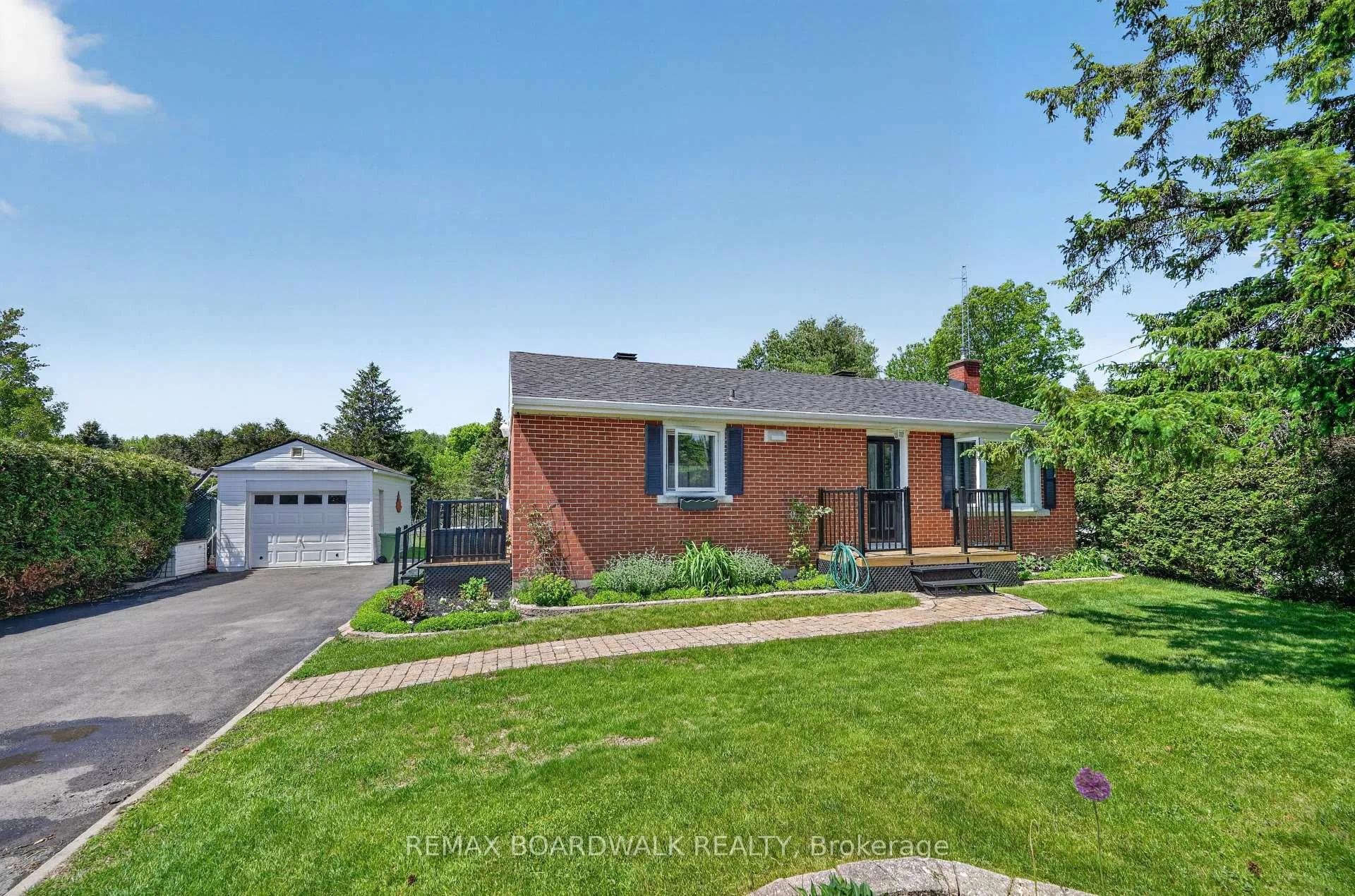 Photo 2 of 2548 Mer Bleue Road, Ottawa, Mer Bleue/Bradley Estates/Anderson Park — HOMEH