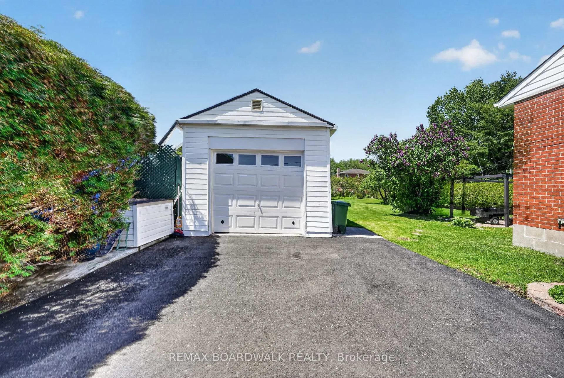 Photo 4 of 2548 Mer Bleue Road, Ottawa, Mer Bleue/Bradley Estates/Anderson Park — HOMEH