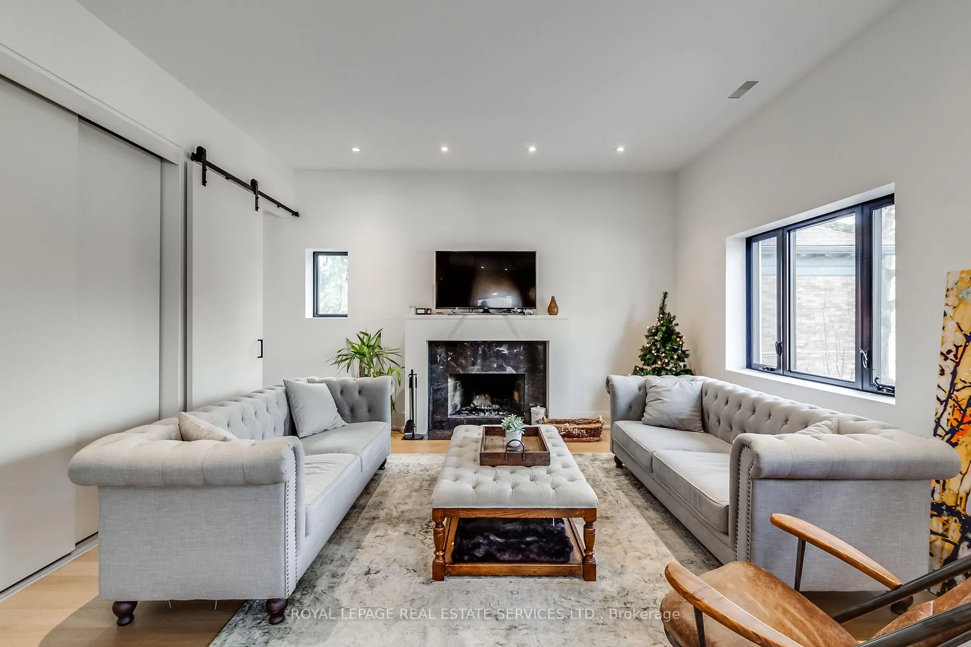 Photo 2 of Unit Upper, 128 Hudson Drive, Toronto, Rosedale-Moore Park — HOMEH
