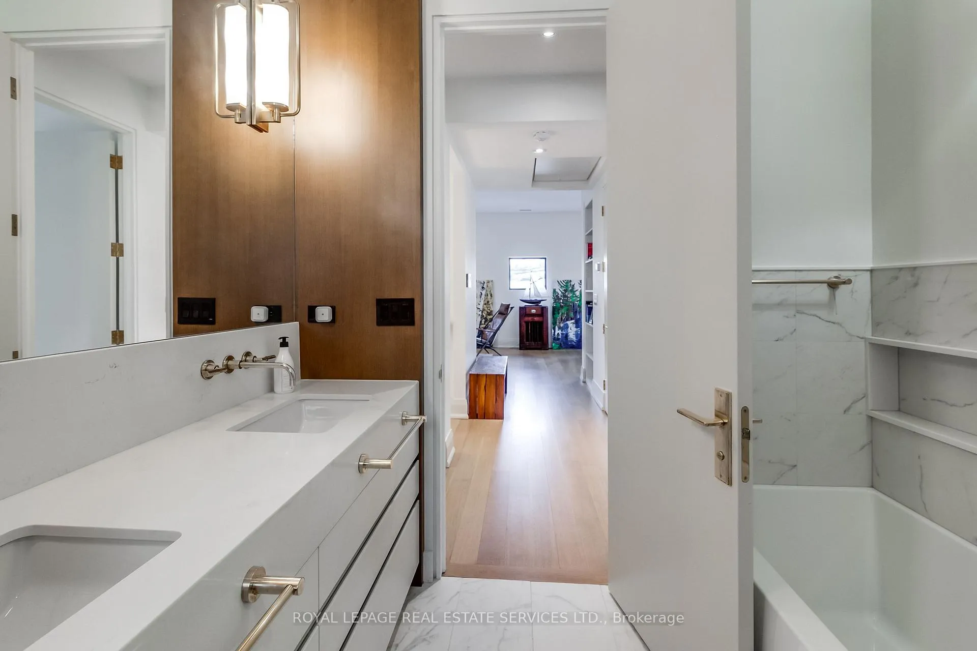 Photo 17 of Unit Upper, 128 Hudson Drive, Toronto, Rosedale-Moore Park — HOMEH