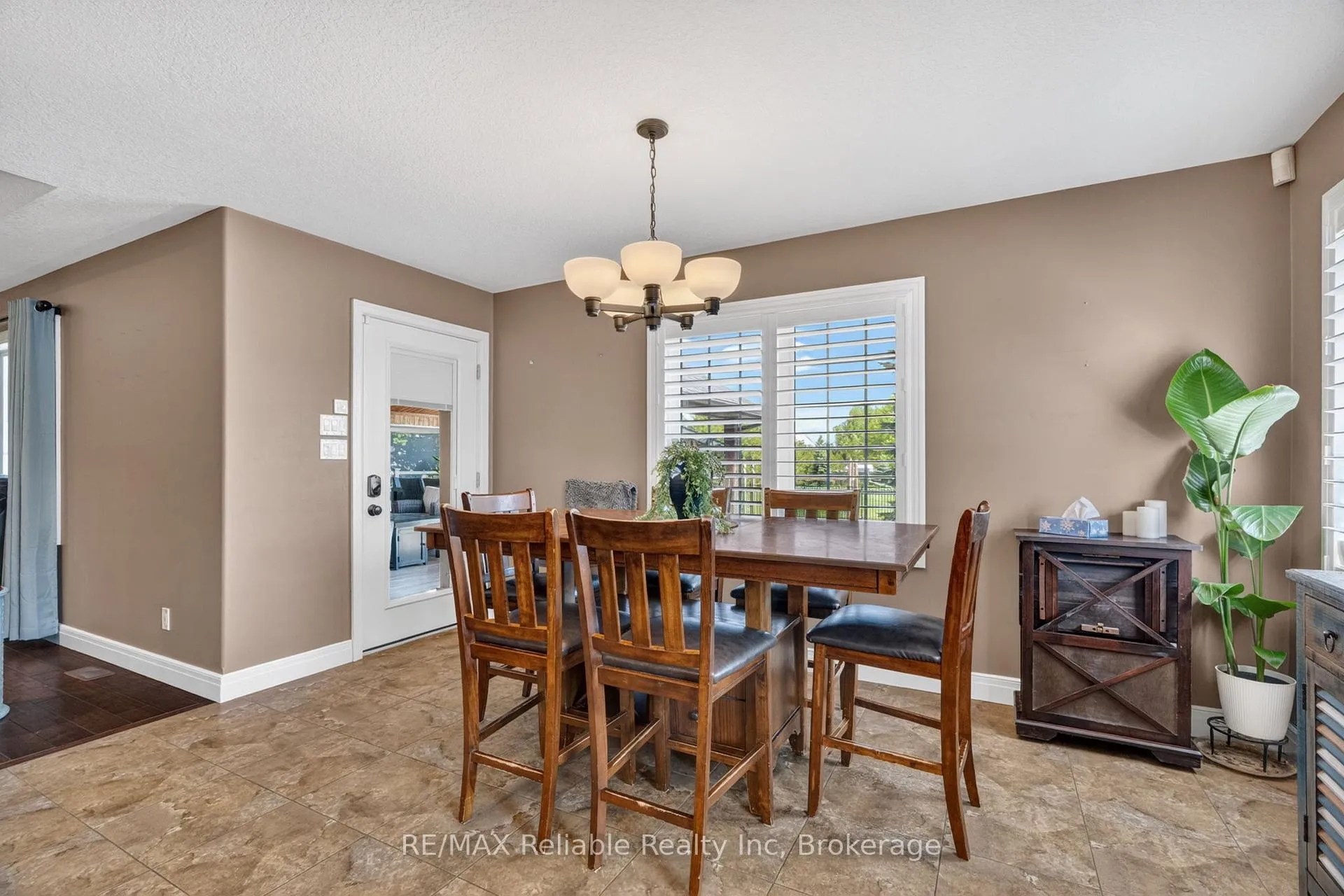 Photo 18 of 125 Frances Street E, West Perth, Logan — HOMEH