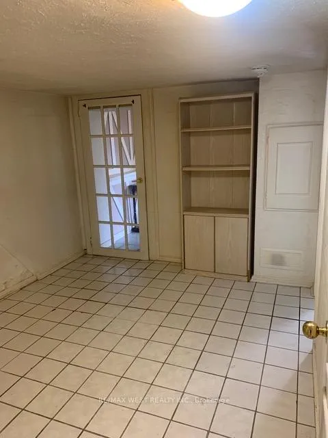 Photo 2 of Unit Lower, 730 Logan Avenue, Toronto, North Riverdale — HOMEH