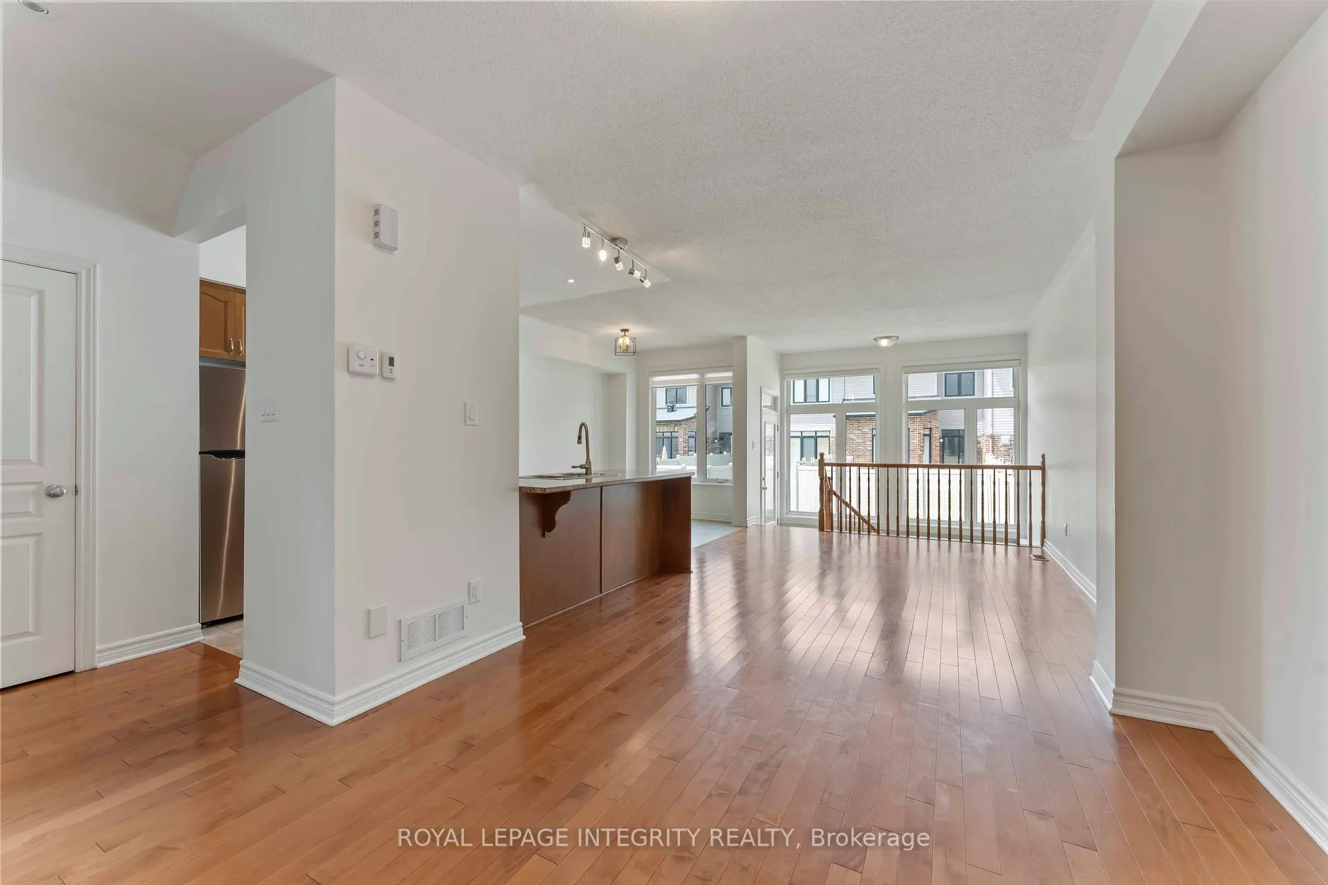 Photo 5 of 424 Cooks Mill Crescent, Ottawa, Riverside South — HOMEH