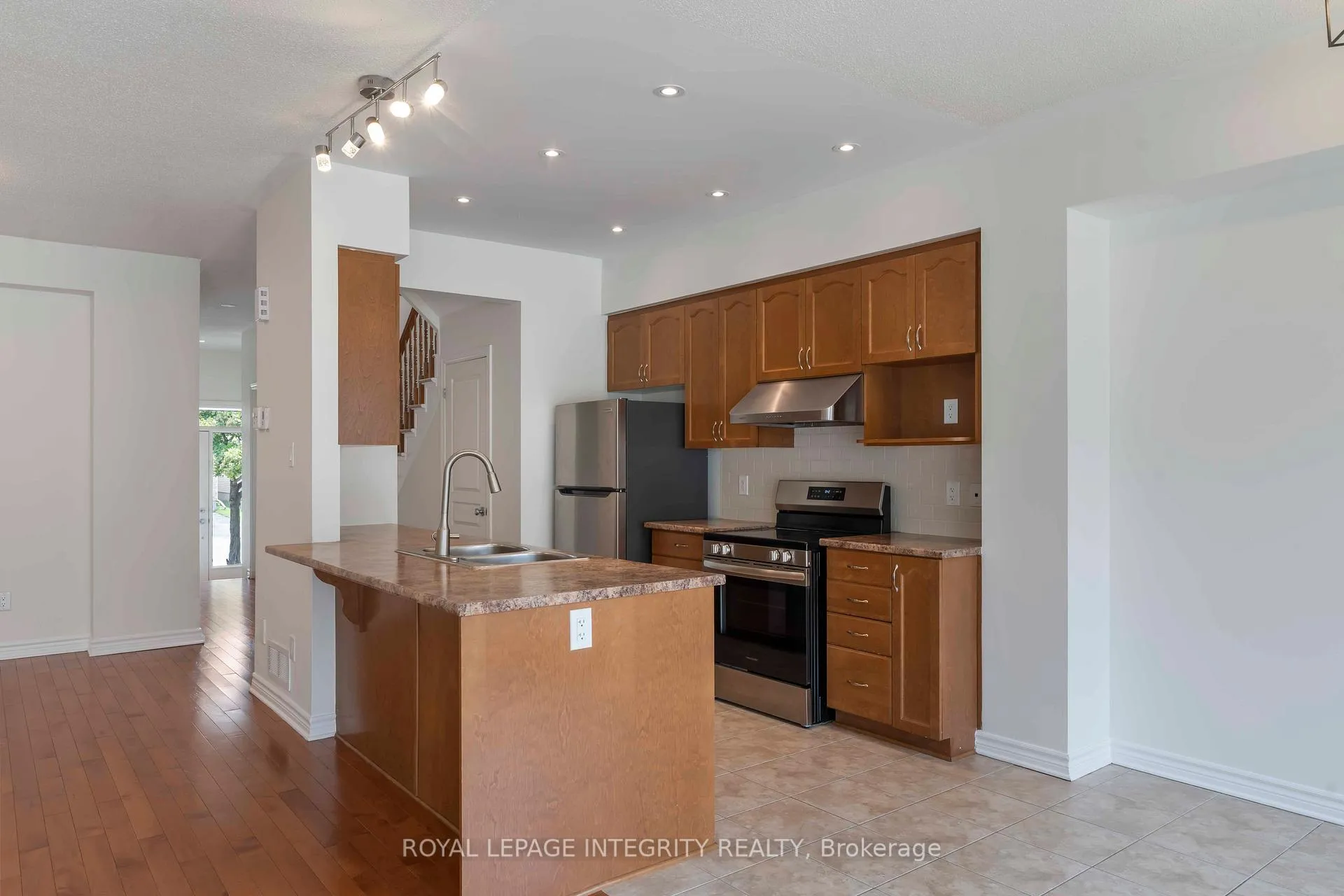Photo 7 of 424 Cooks Mill Crescent, Ottawa, Riverside South — HOMEH