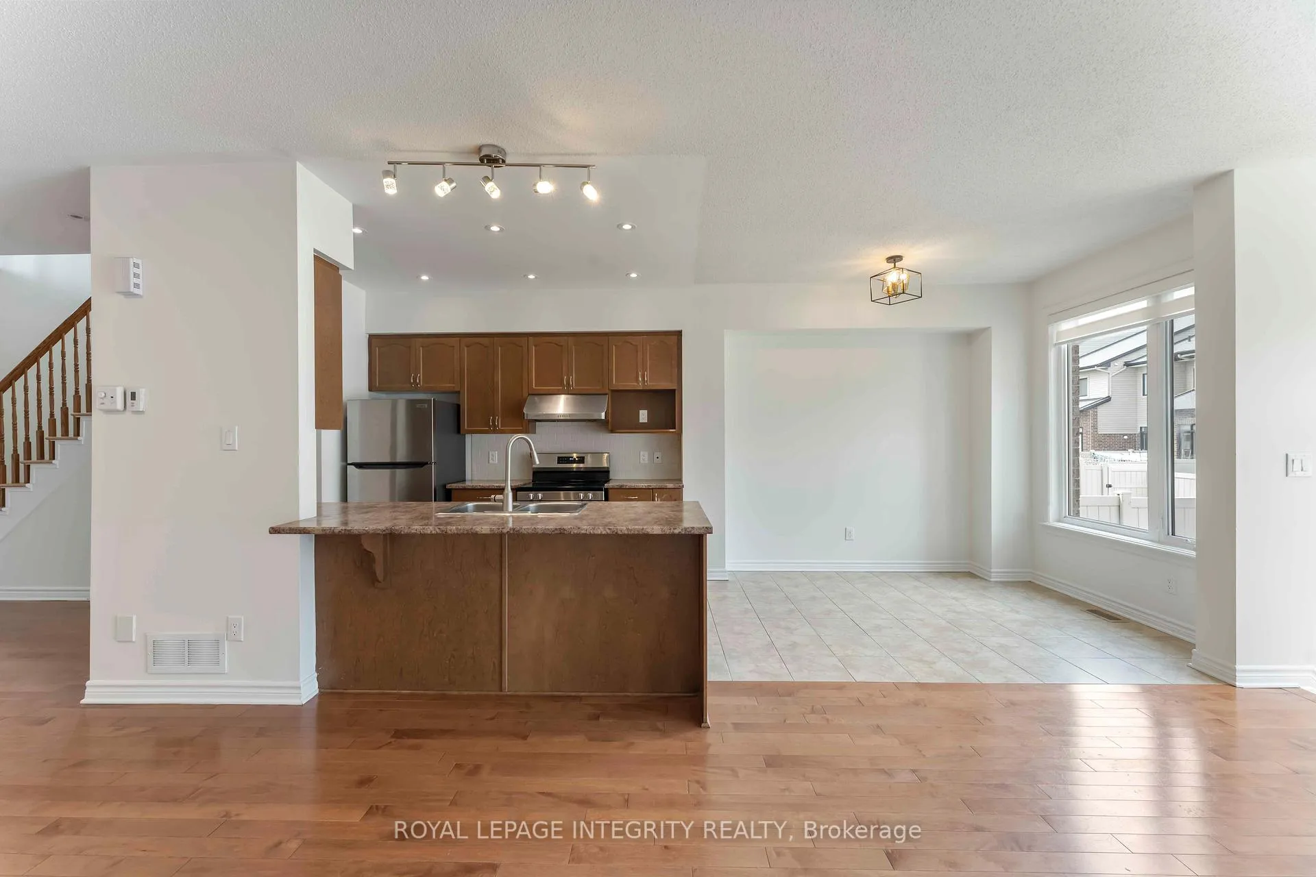 Photo 9 of 424 Cooks Mill Crescent, Ottawa, Riverside South — HOMEH