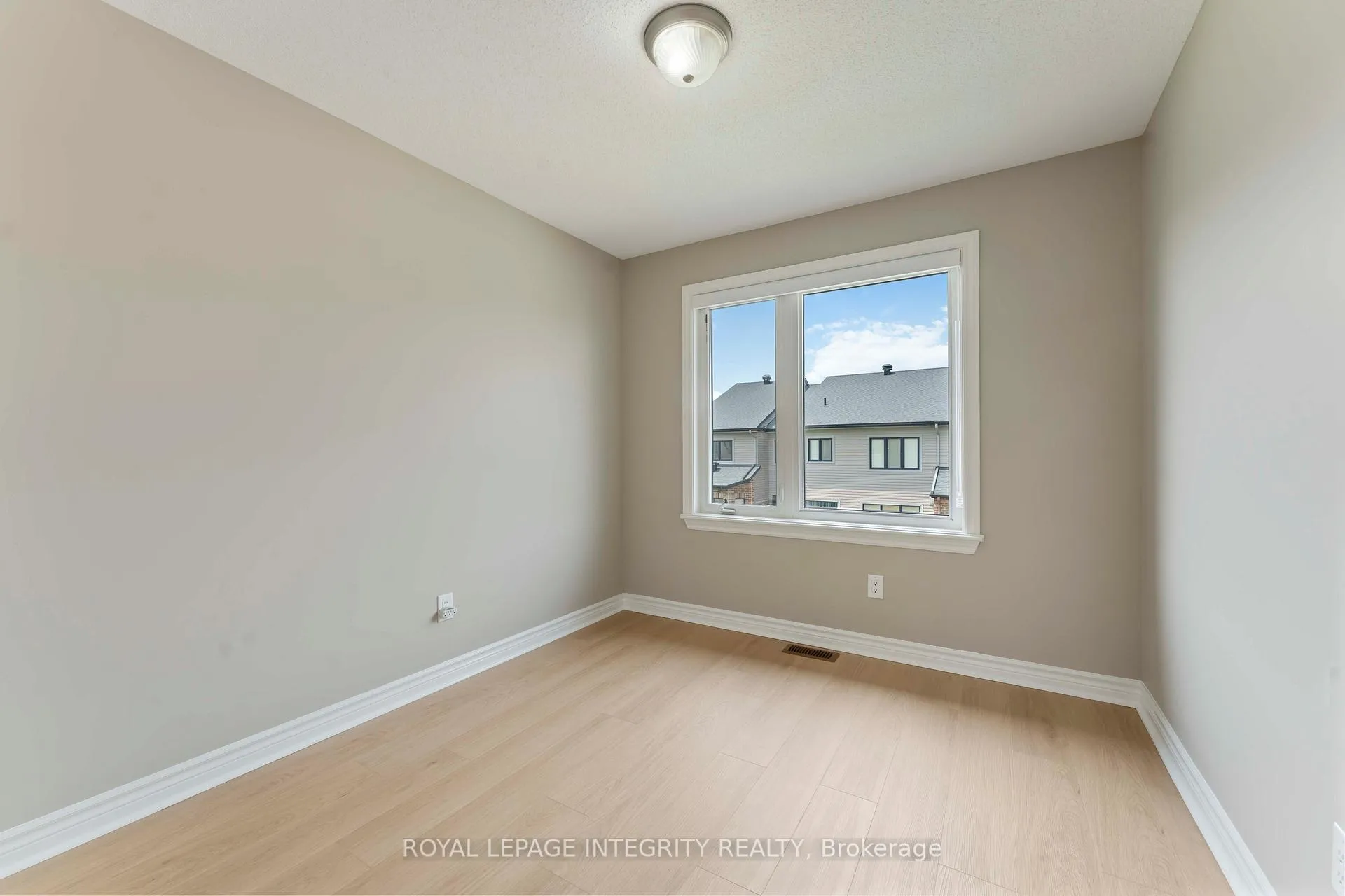 Photo 18 of 424 Cooks Mill Crescent, Ottawa, Riverside South — HOMEH