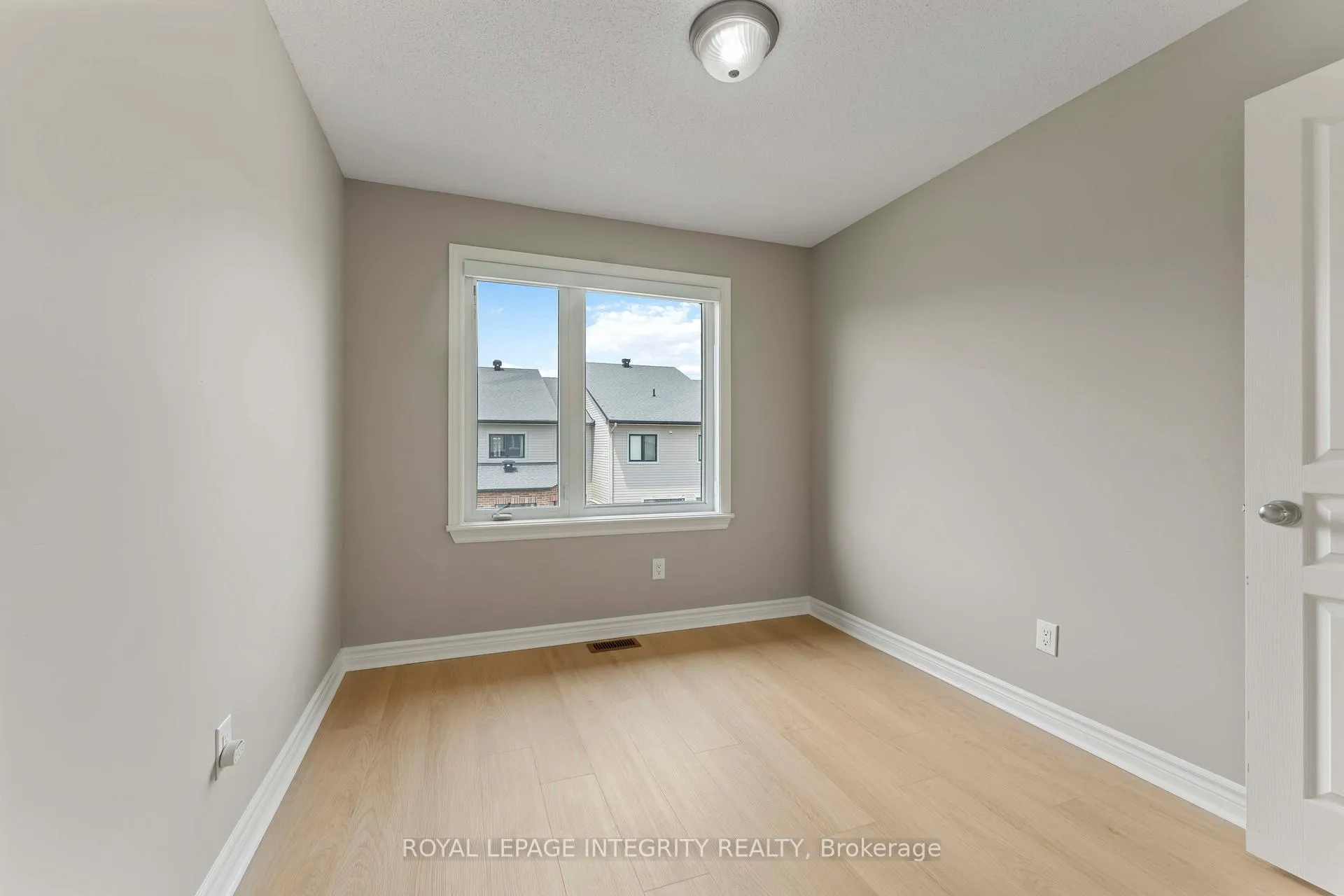 Photo 19 of 424 Cooks Mill Crescent, Ottawa, Riverside South — HOMEH