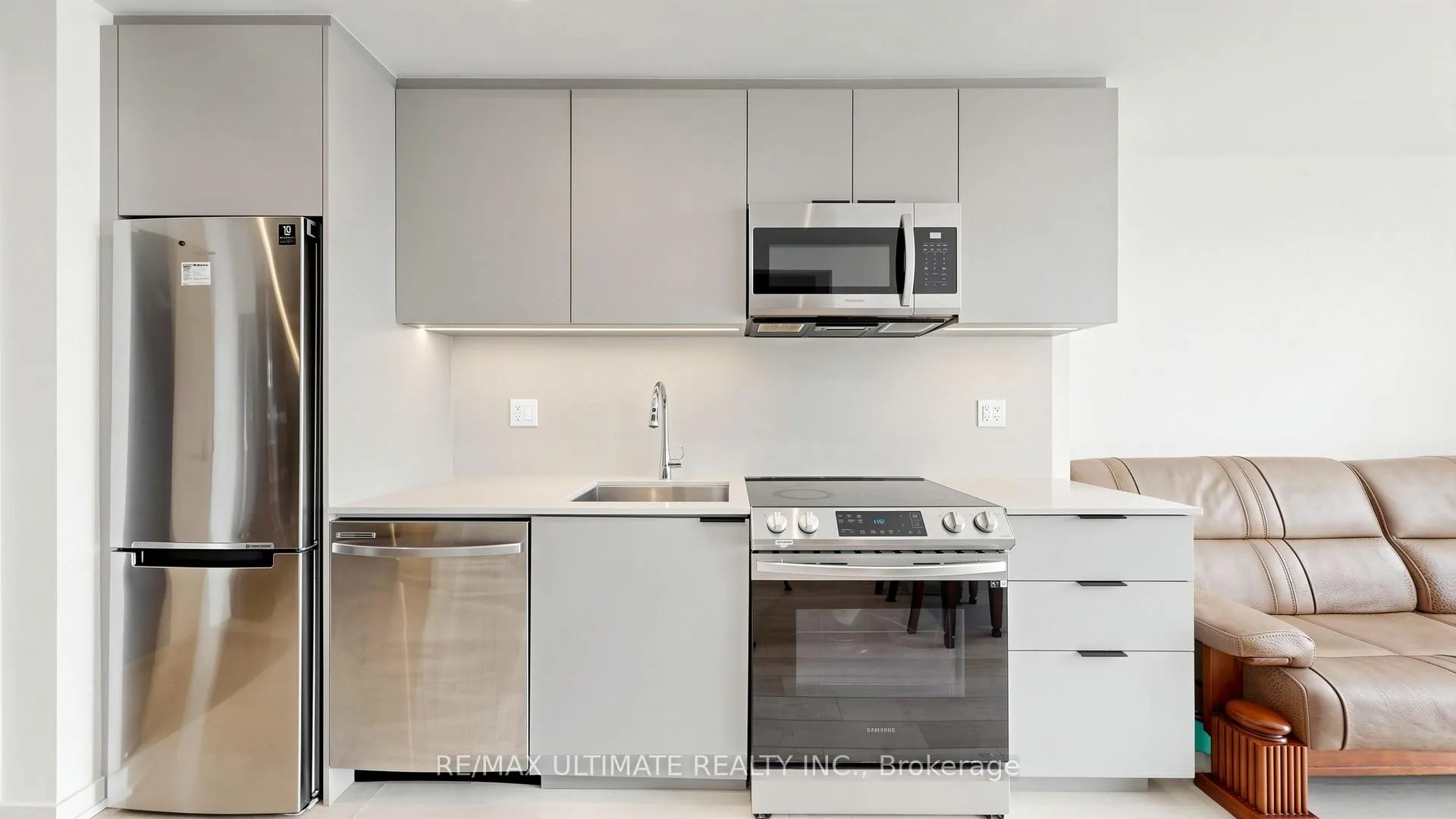 Photo 5 of Unit 1311, 50 Power Street, Toronto, Moss Park — HOMEH