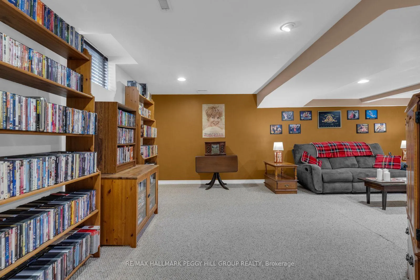 Photo 11 of 101 Downing Crescent, Barrie, Holly — HOMEH