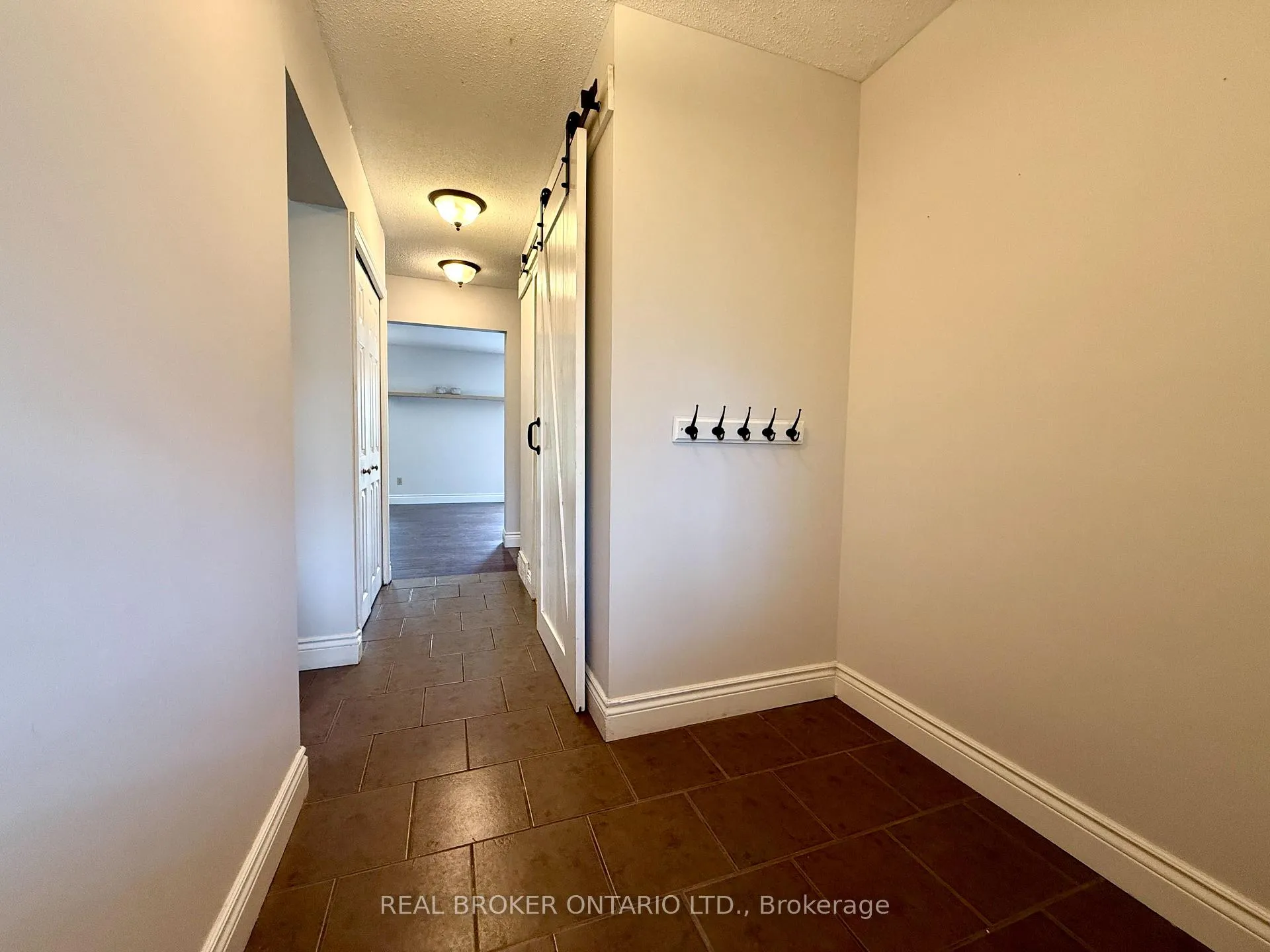 Photo 5 of 93 Melanie Crescent, Ottawa, Kanata - Glencairn/Hazeldean — HOMEH