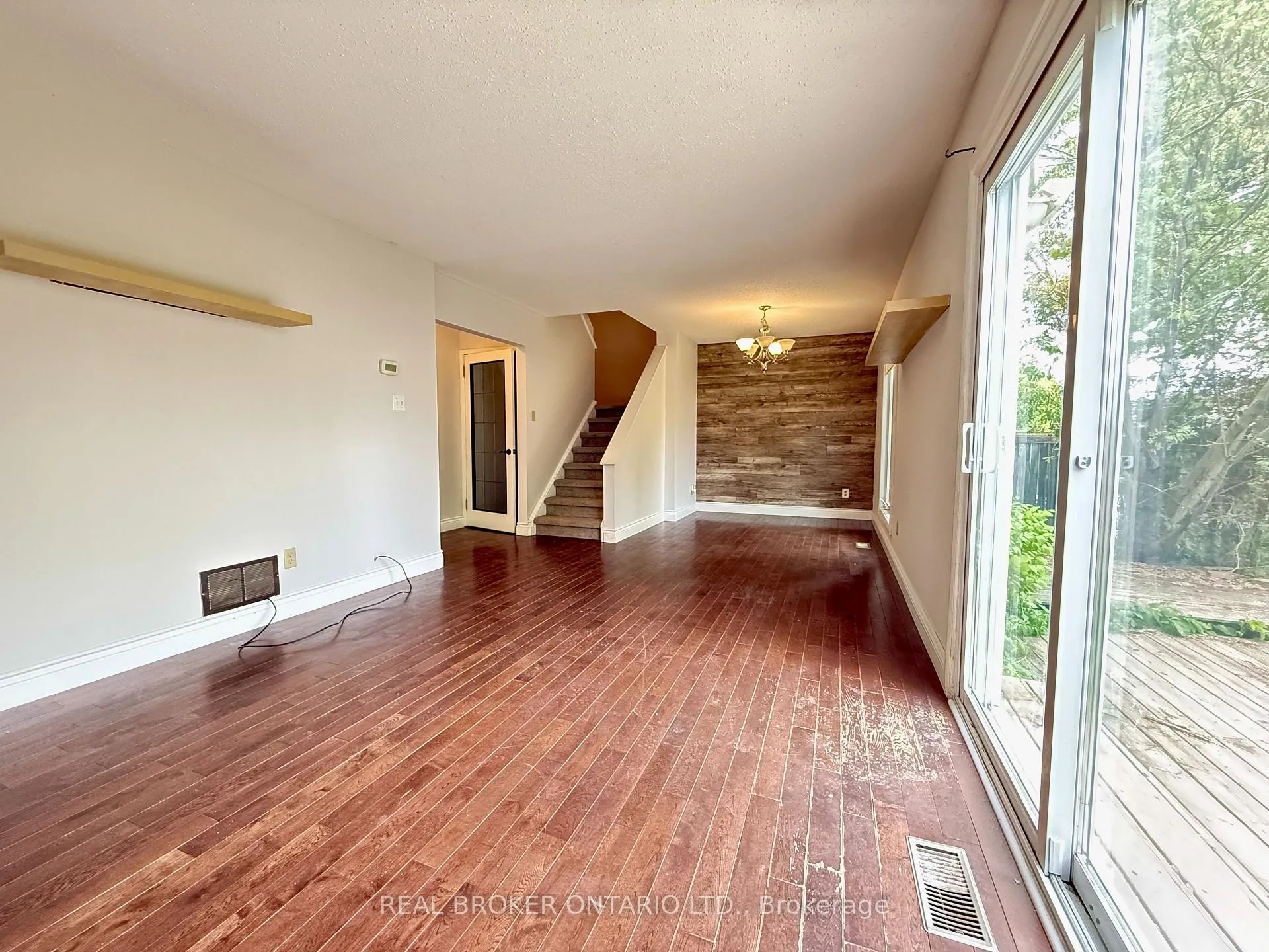 Photo 16 of 93 Melanie Crescent, Ottawa, Kanata - Glencairn/Hazeldean — HOMEH