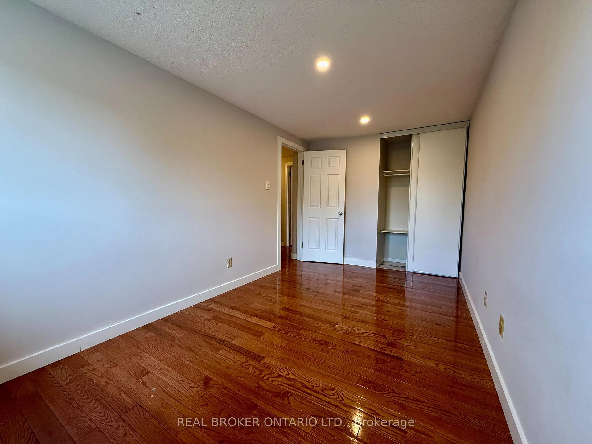 Photo 24 of 93 Melanie Crescent, Ottawa, Kanata - Glencairn/Hazeldean — HOMEH