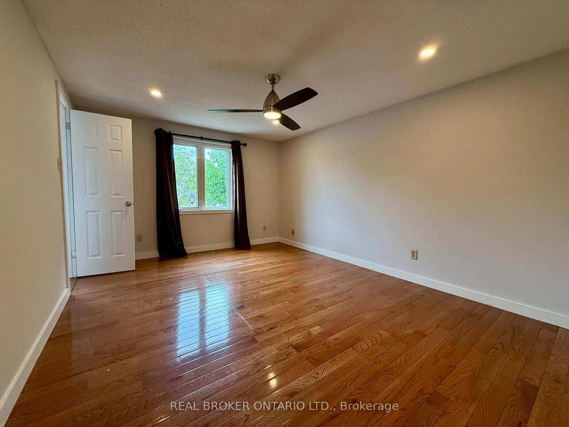 Photo 26 of 93 Melanie Crescent, Ottawa, Kanata - Glencairn/Hazeldean — HOMEH