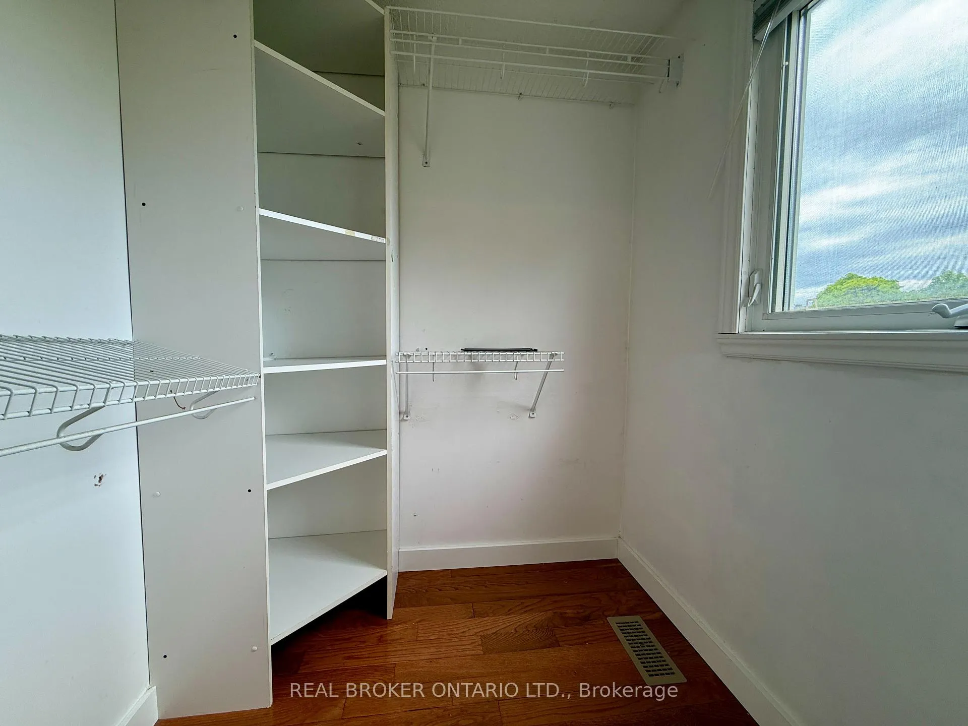 Photo 28 of 93 Melanie Crescent, Ottawa, Kanata - Glencairn/Hazeldean — HOMEH
