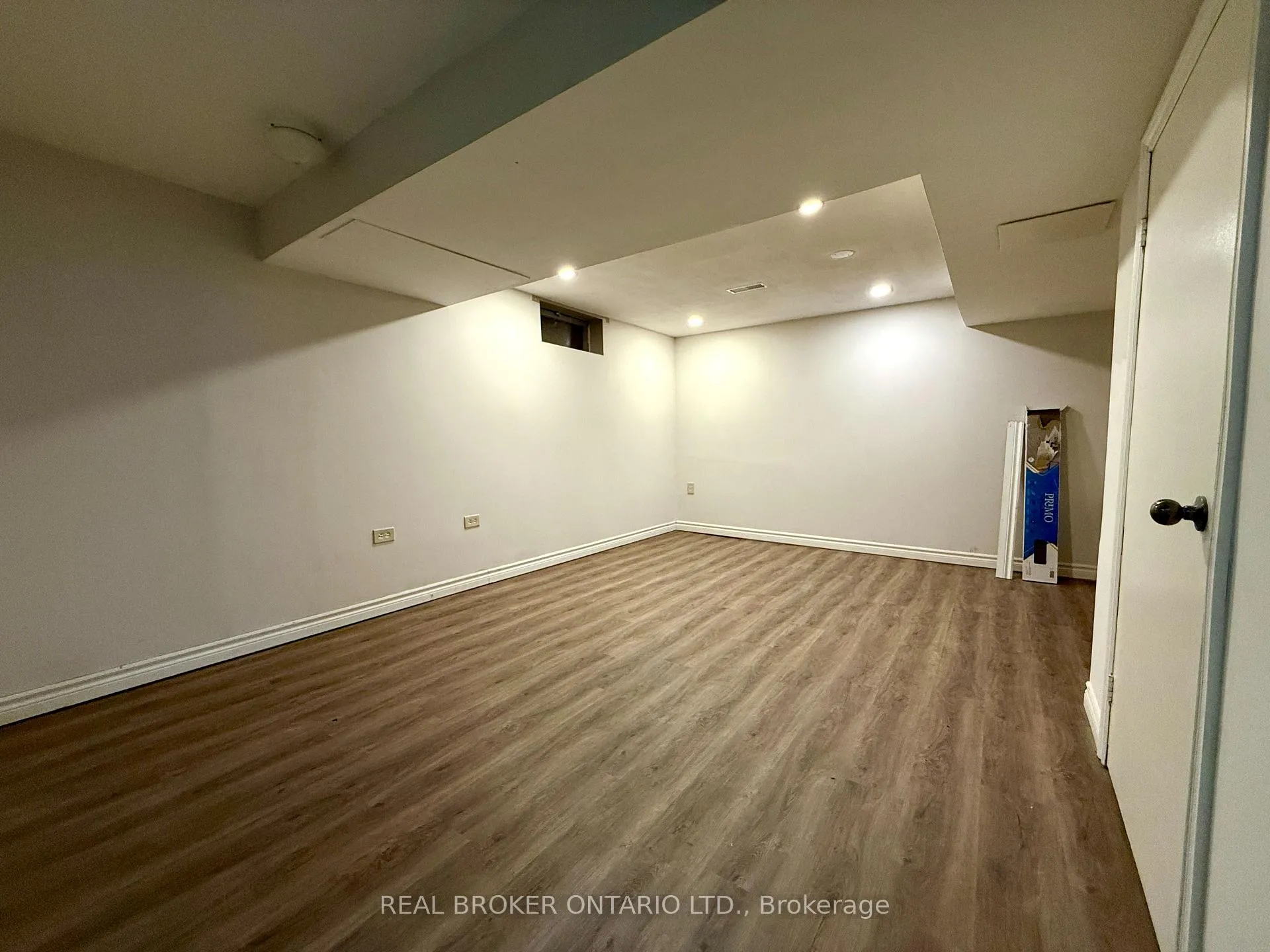Photo 29 of 93 Melanie Crescent, Ottawa, Kanata - Glencairn/Hazeldean — HOMEH
