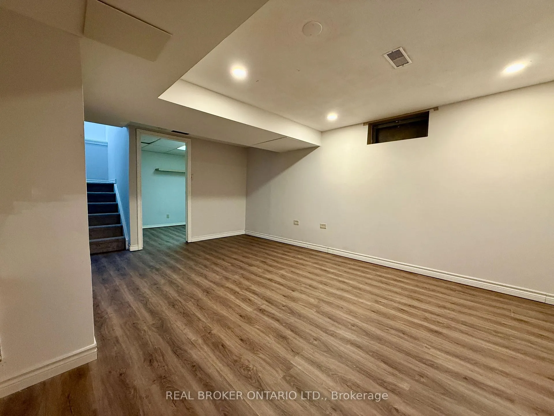 Photo 30 of 93 Melanie Crescent, Ottawa, Kanata - Glencairn/Hazeldean — HOMEH