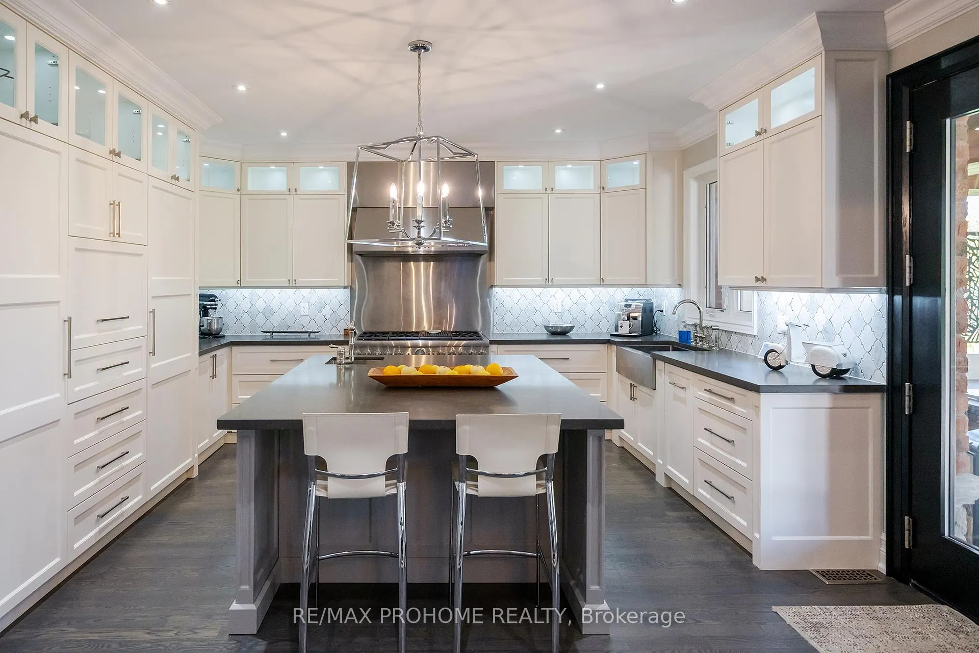 Photo 8 of 17 Fountainview Lane, Uxbridge, Rural Uxbridge — HOMEH
