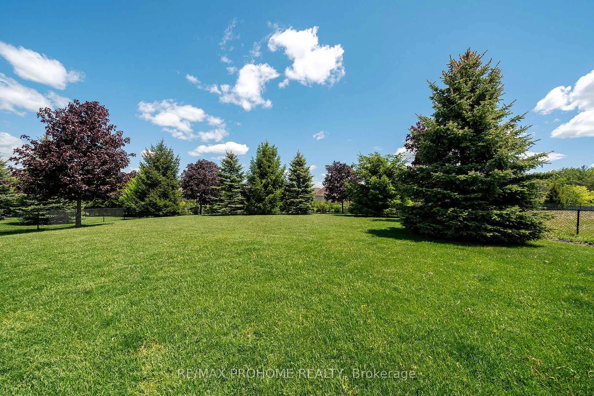 Photo 42 of 17 Fountainview Lane, Uxbridge, Rural Uxbridge — HOMEH