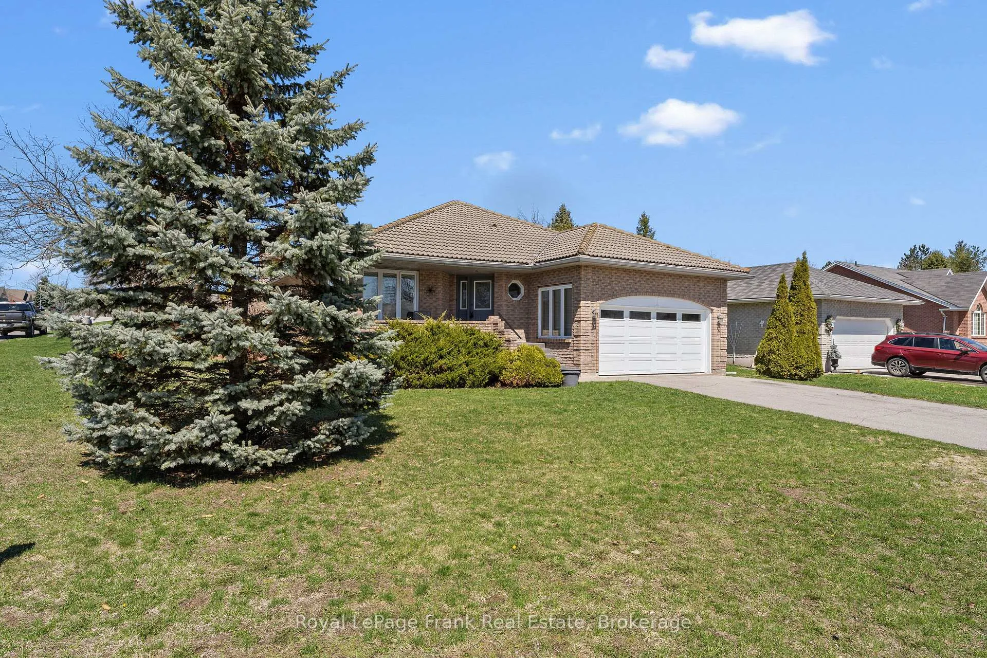 Photo 1 of 2 Hillview Drive, Kawartha Lakes, Bobcaygeon — HOMEH