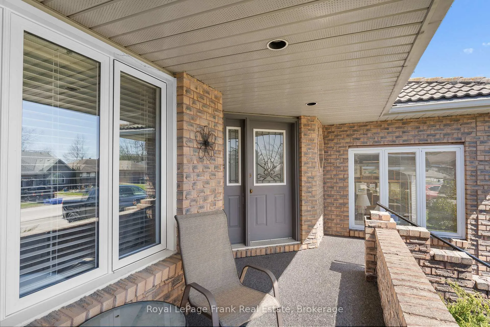 Photo 3 of 2 Hillview Drive, Kawartha Lakes, Bobcaygeon — HOMEH