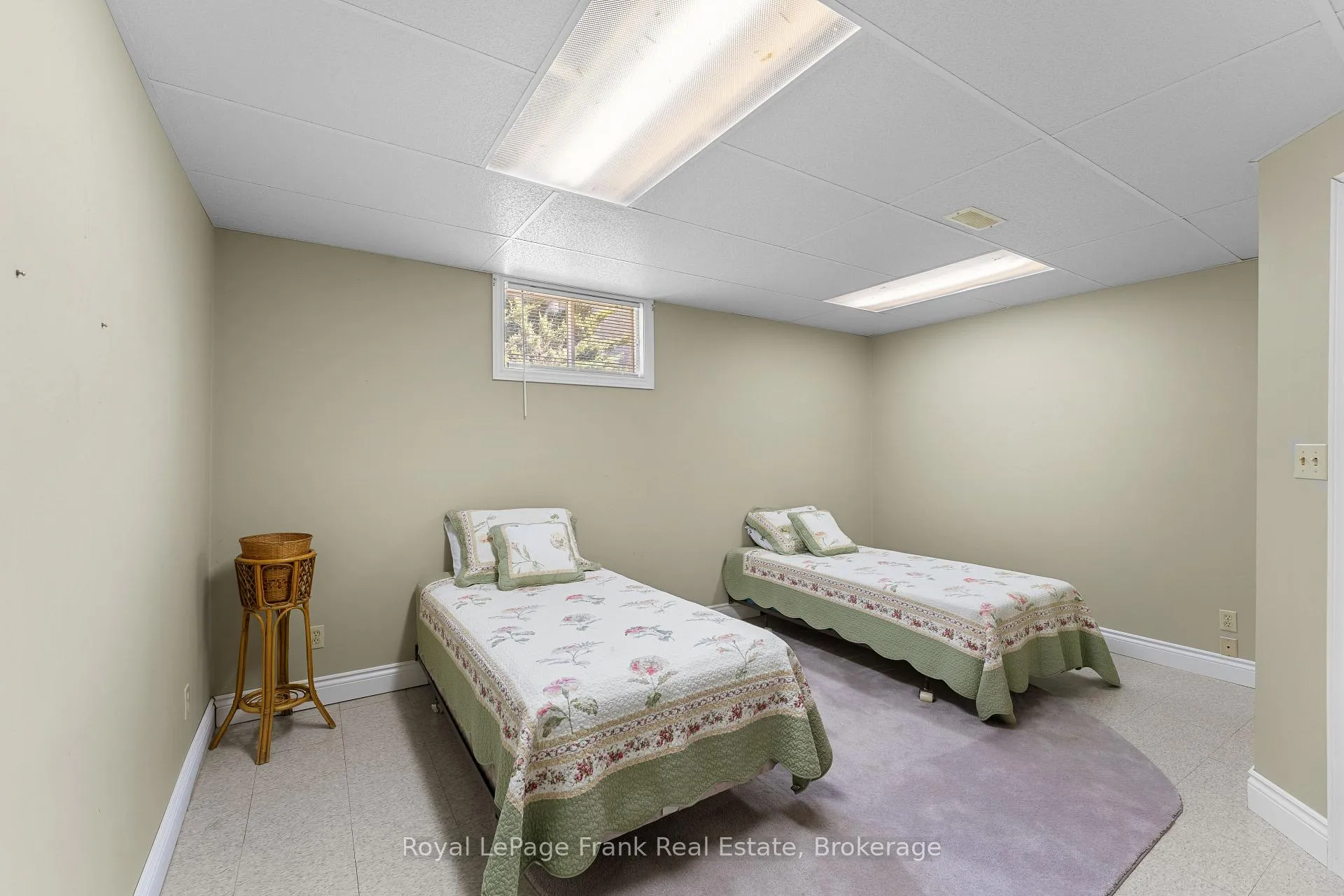Photo 21 of 2 Hillview Drive, Kawartha Lakes, Bobcaygeon — HOMEH