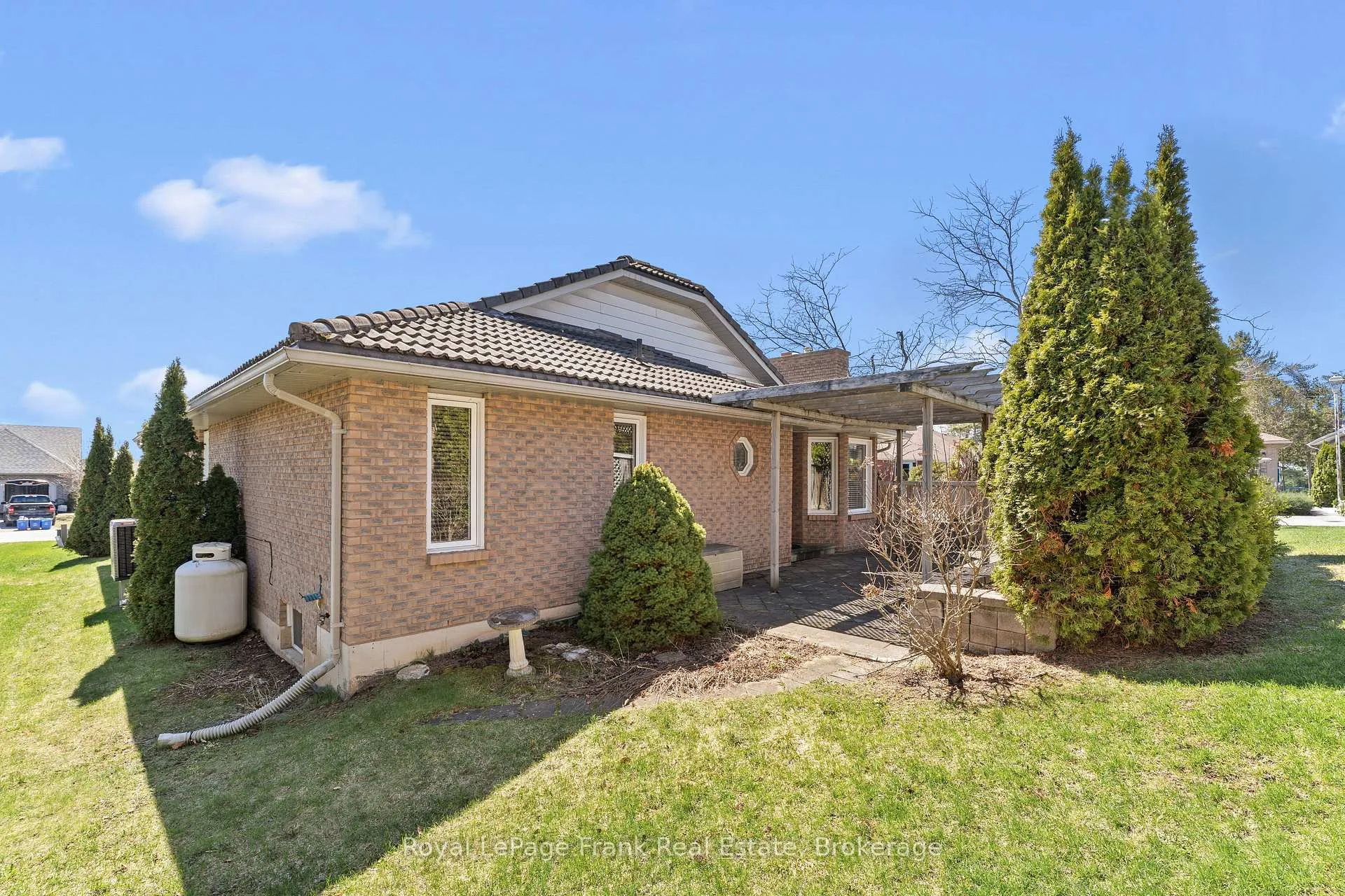 Photo 30 of 2 Hillview Drive, Kawartha Lakes, Bobcaygeon — HOMEH