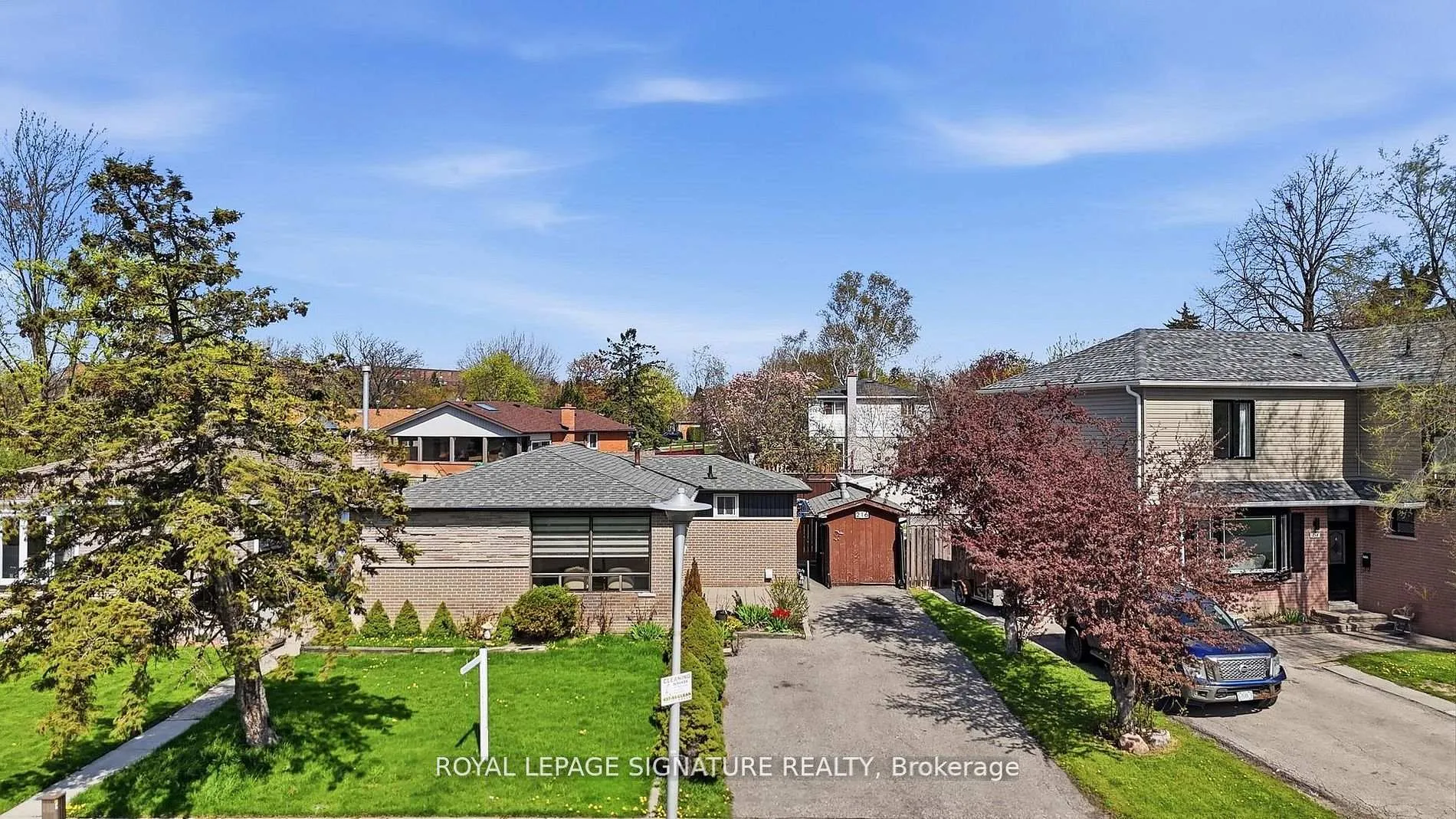 Photo 6 of 216 Folkstone Crescent, Brampton, Southgate — HOMEH